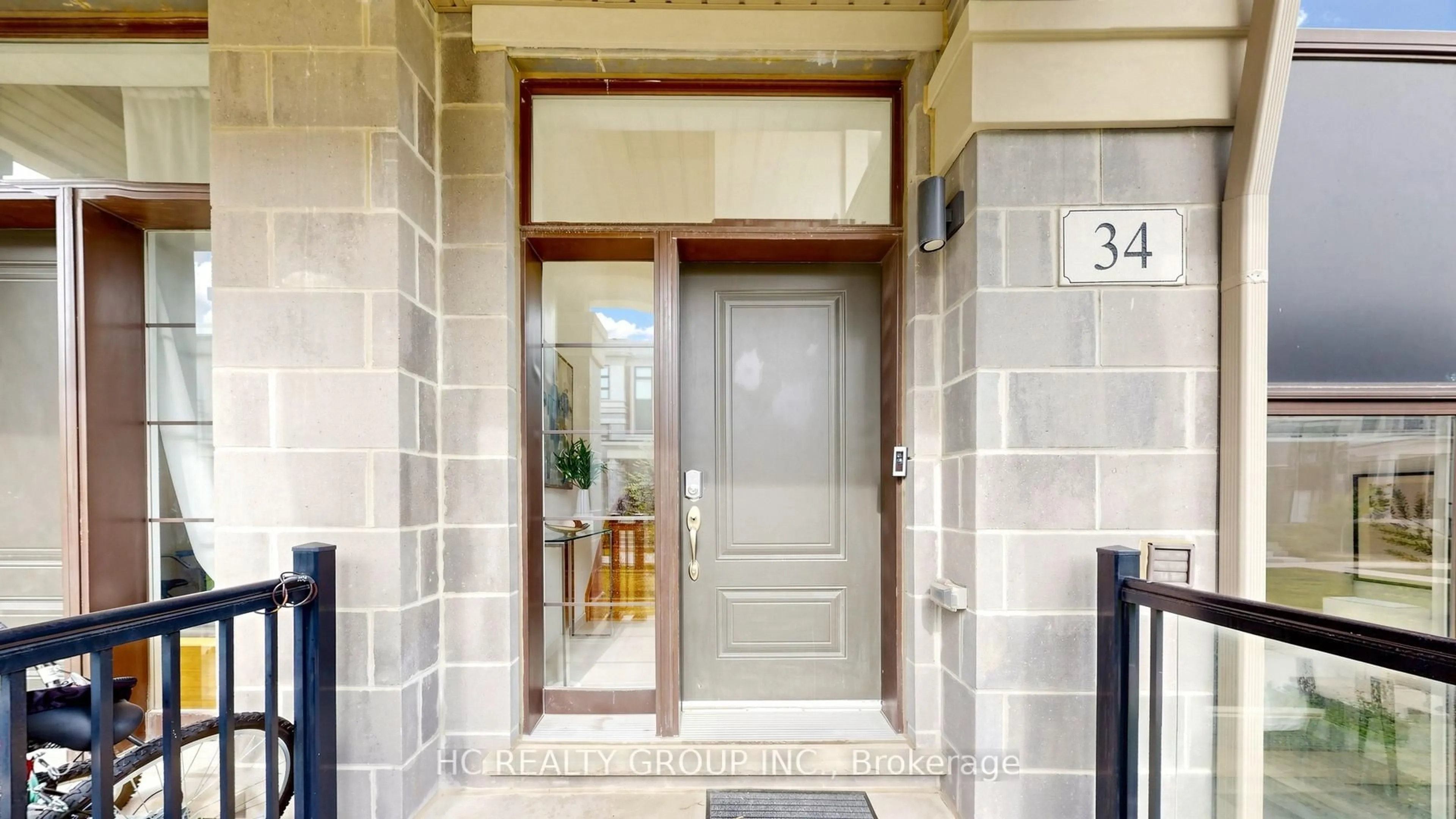 Indoor foyer for 34 Armillo Pl, Markham Ontario L6E 0V4