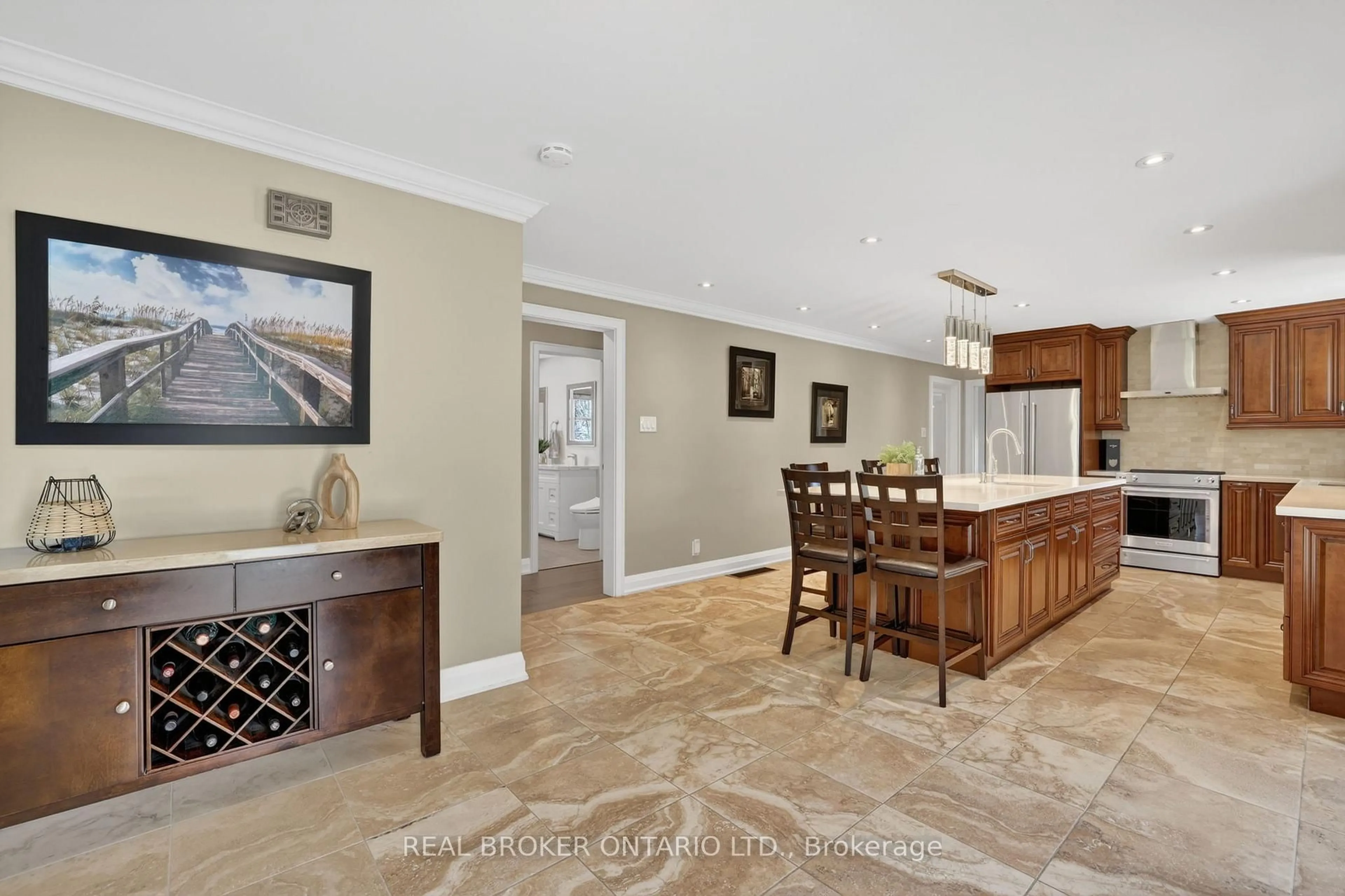 Open concept kitchen, ceramic/tile floor for 22213 Catering Rd, East Gwillimbury Ontario L0G 1R0
