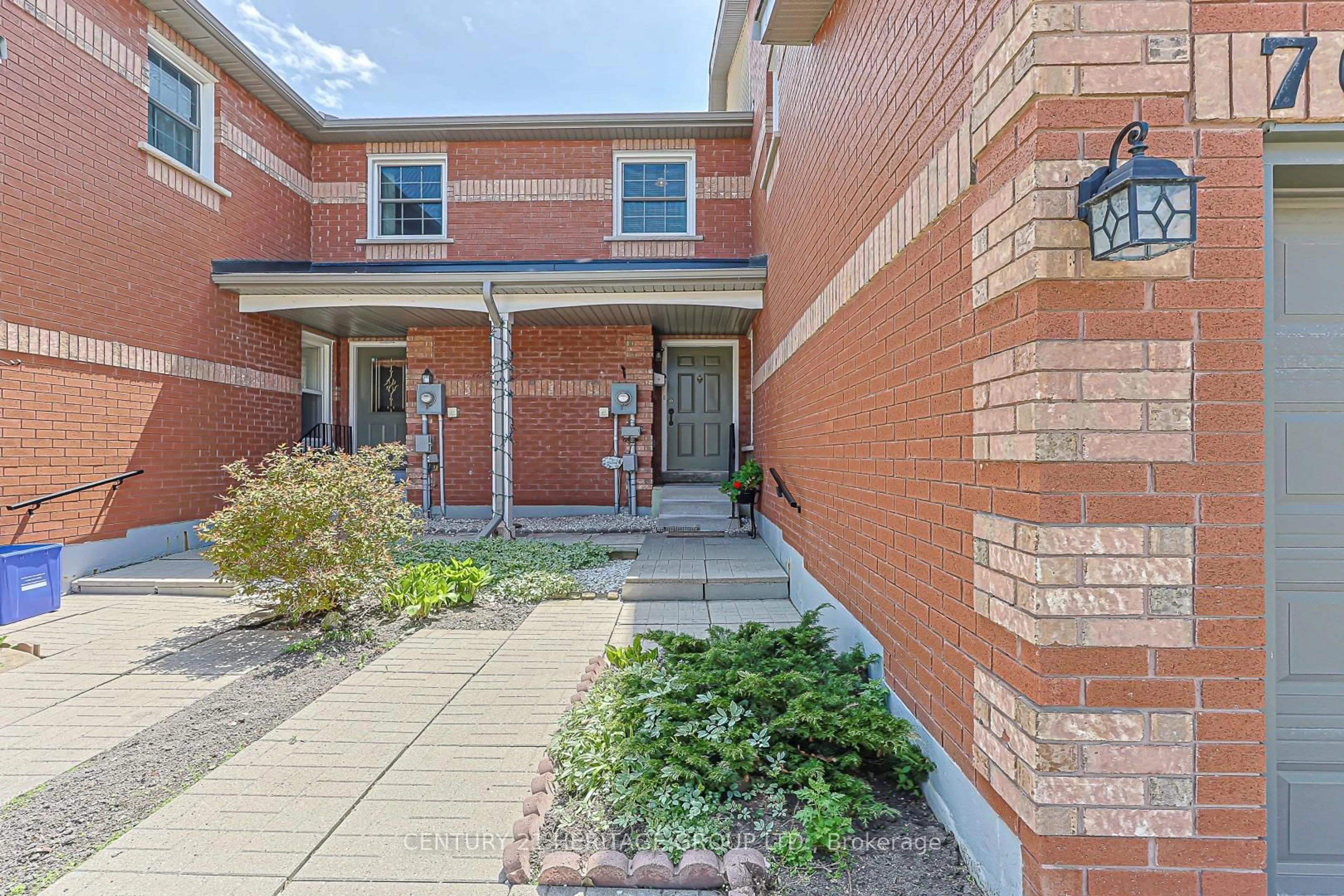 Home with brick exterior material, street for 707 Caradonna Cres, Newmarket Ontario L3X 1W5