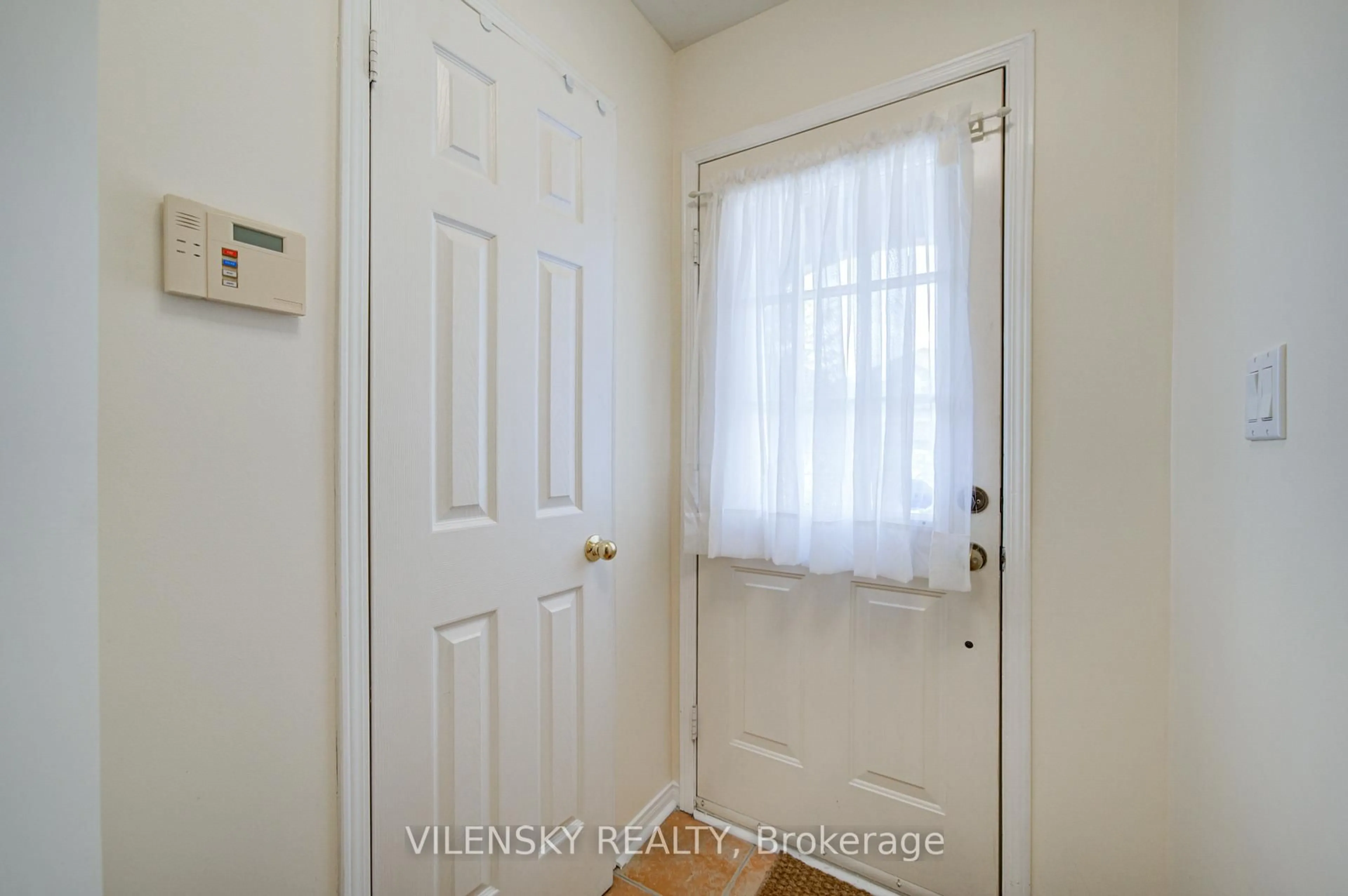 Indoor entryway for 186 Purcell Cres, Vaughan Ontario L6A 3C5