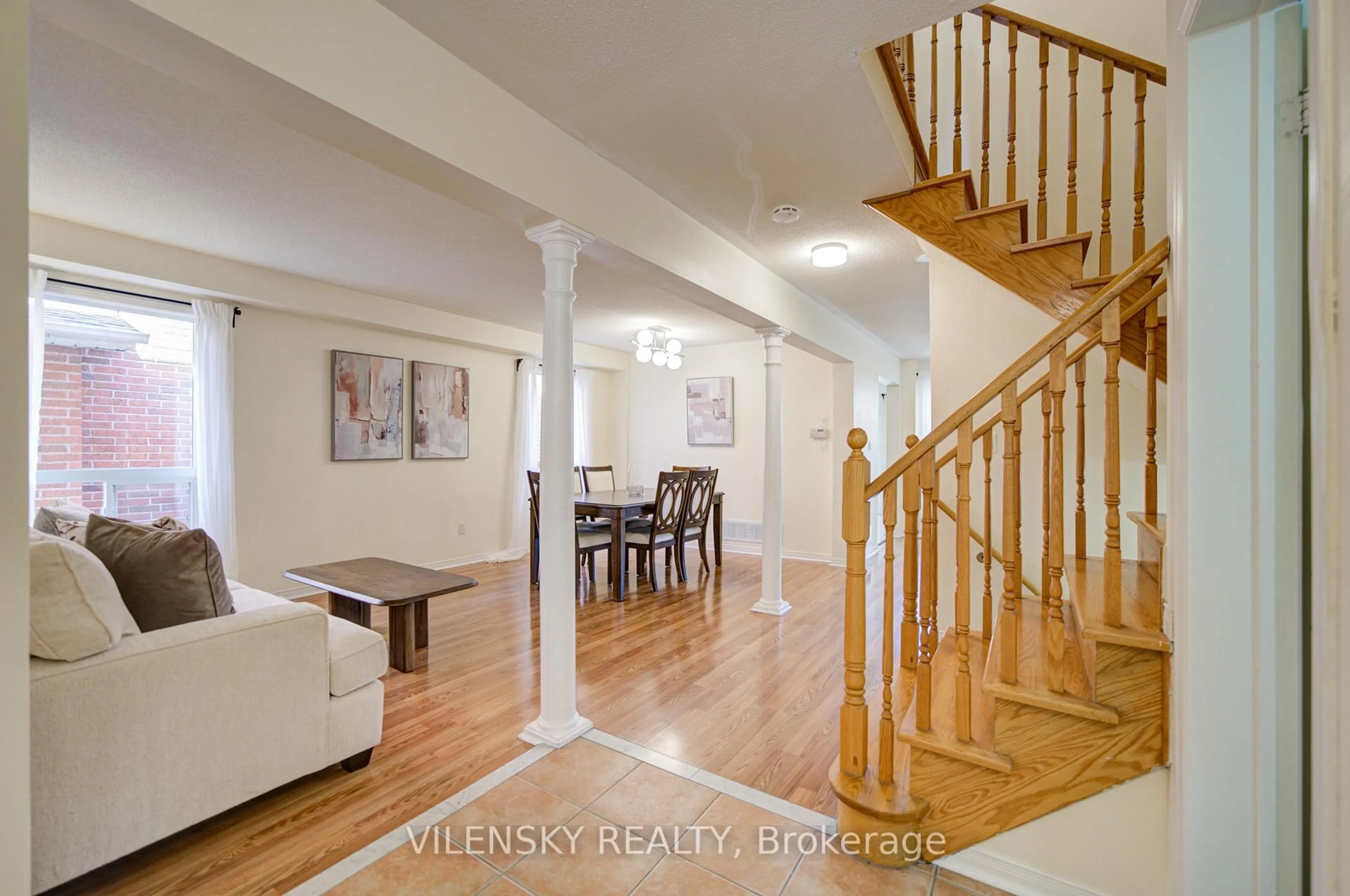 Indoor entryway for 186 Purcell Cres, Vaughan Ontario L6A 3C5