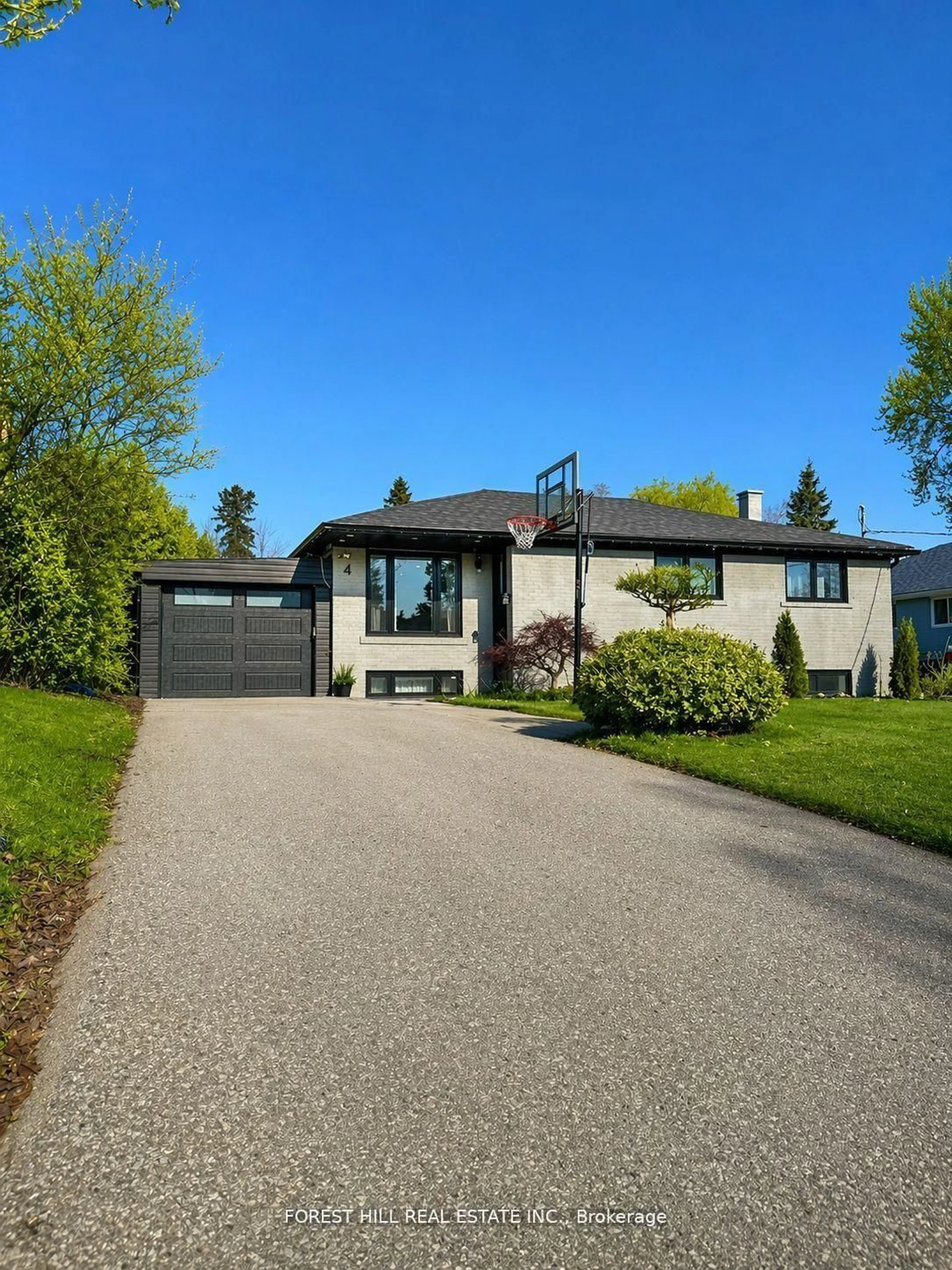 Unknown for 4 Holman Cres, Aurora Ontario L4G 1Z9