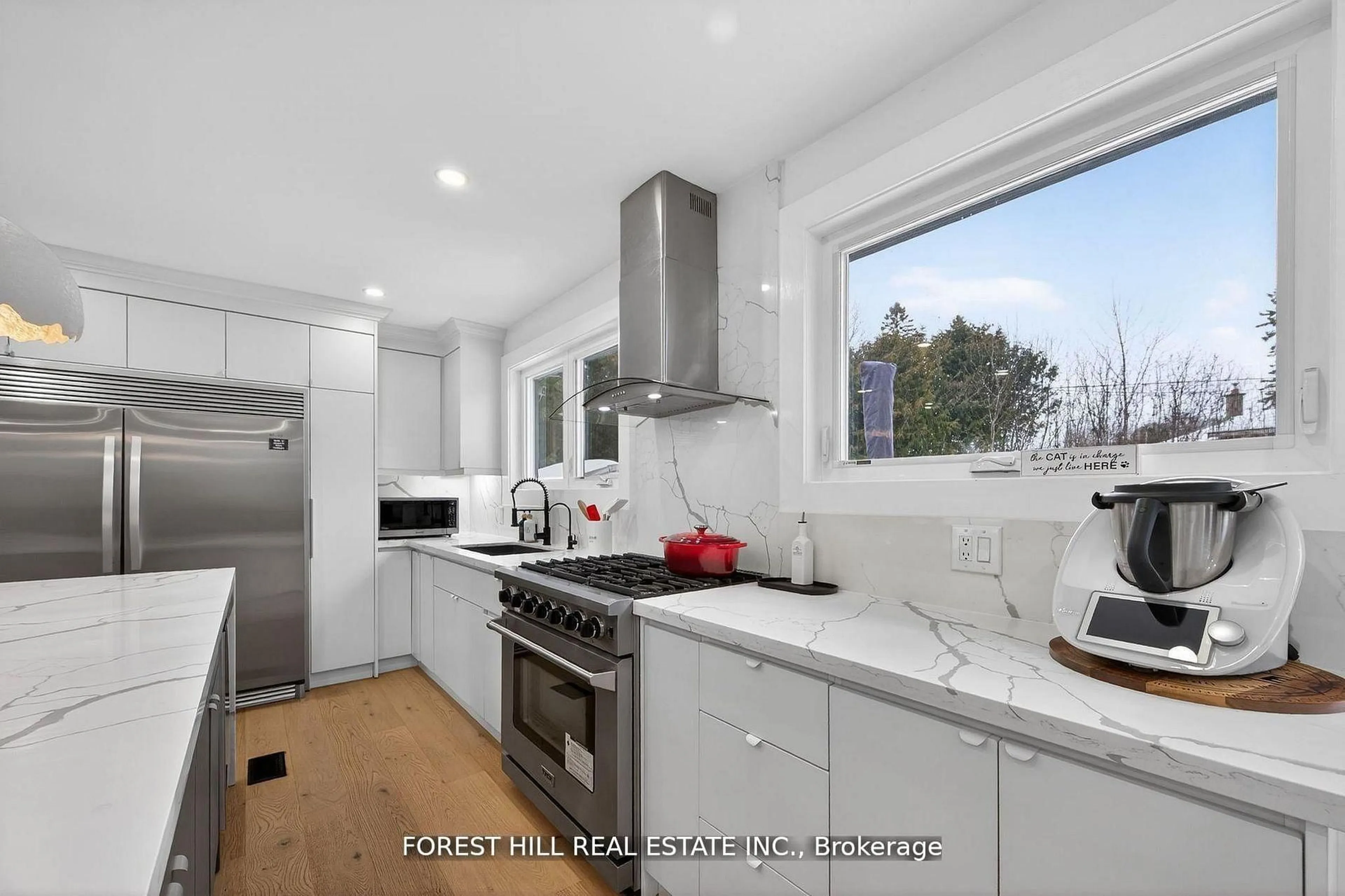 Unknown for 4 Holman Cres, Aurora Ontario L4G 1Z9