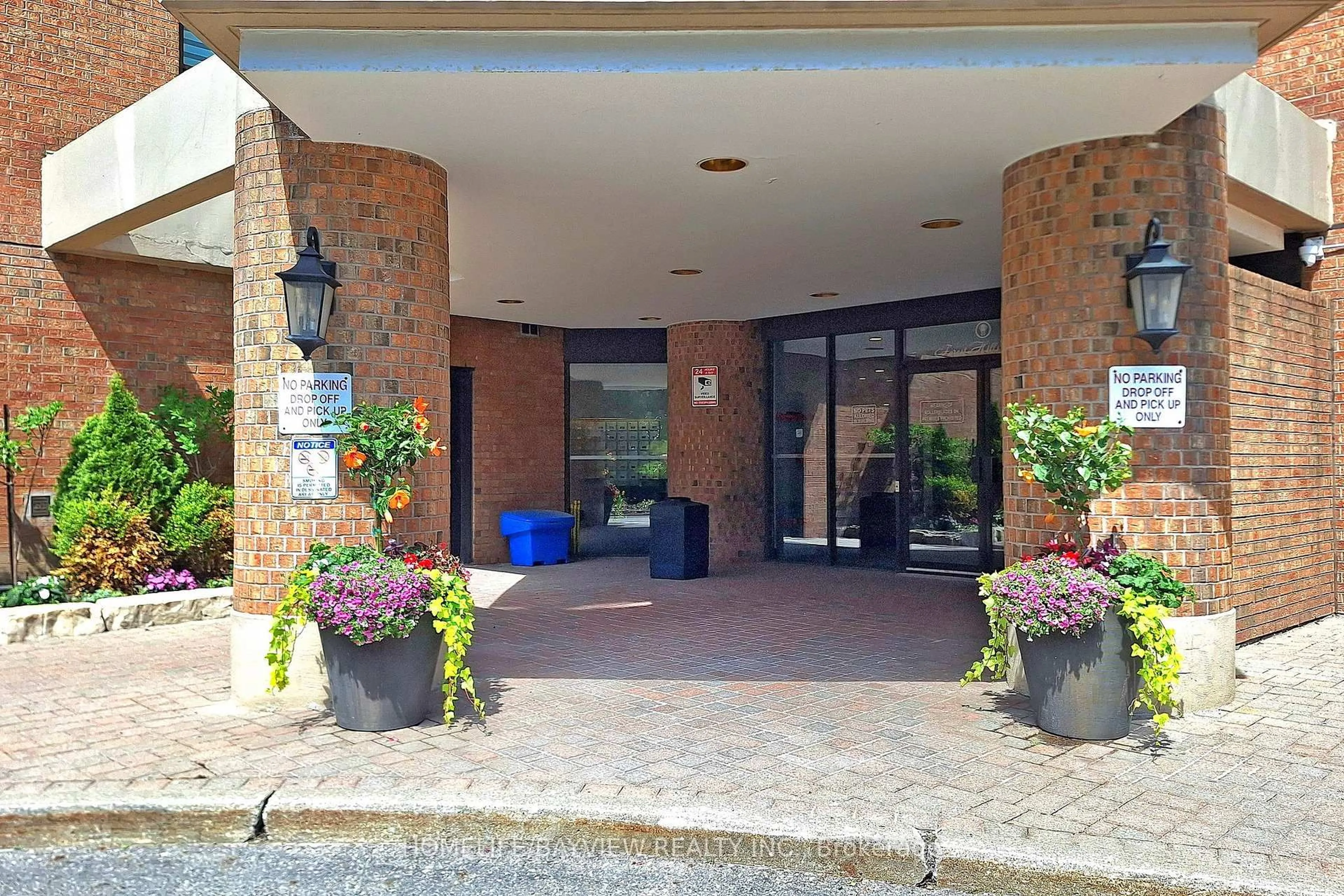 Lobby for 7601 Bathurst St #902, Vaughan Ontario L4J 4H5