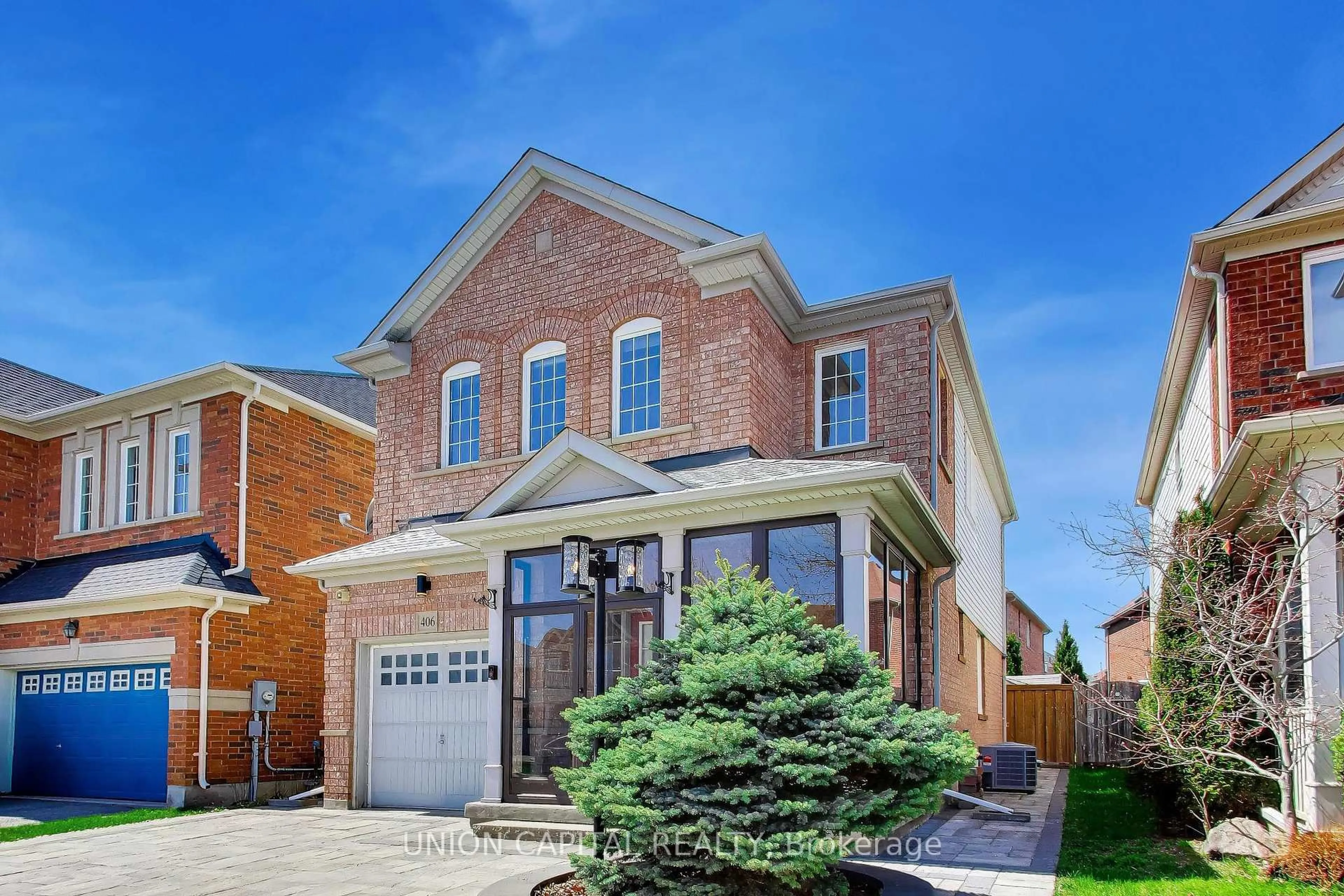 Home with brick exterior material, street for 406 Reeves Way Blvd, Whitchurch-Stouffville Ontario L4A 0H3