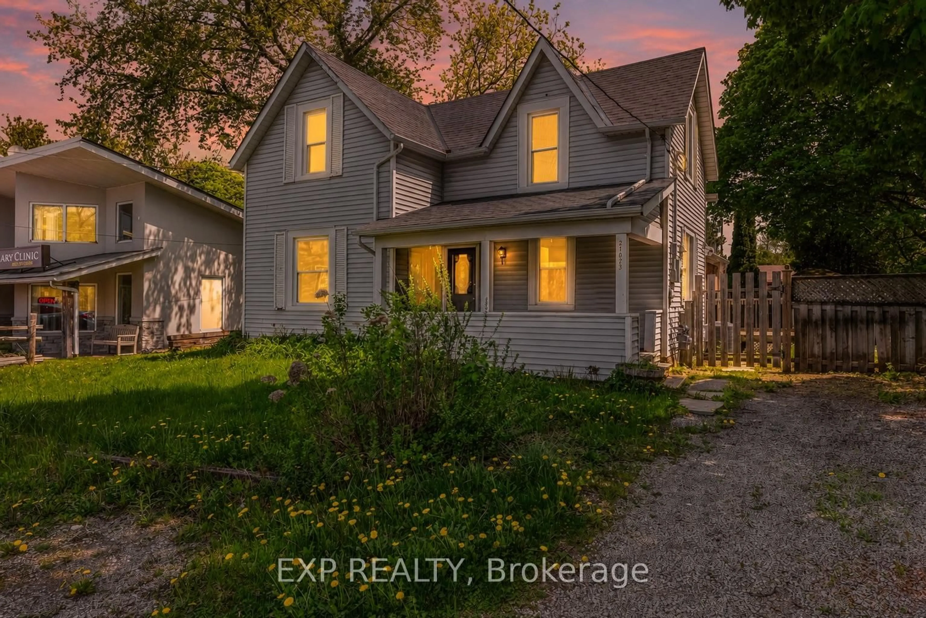 A pic from outside/outdoor area/front of a property/back of a property/a pic from drone, street for 21023 Dalton Rd, Georgina Ontario L0E 1L0