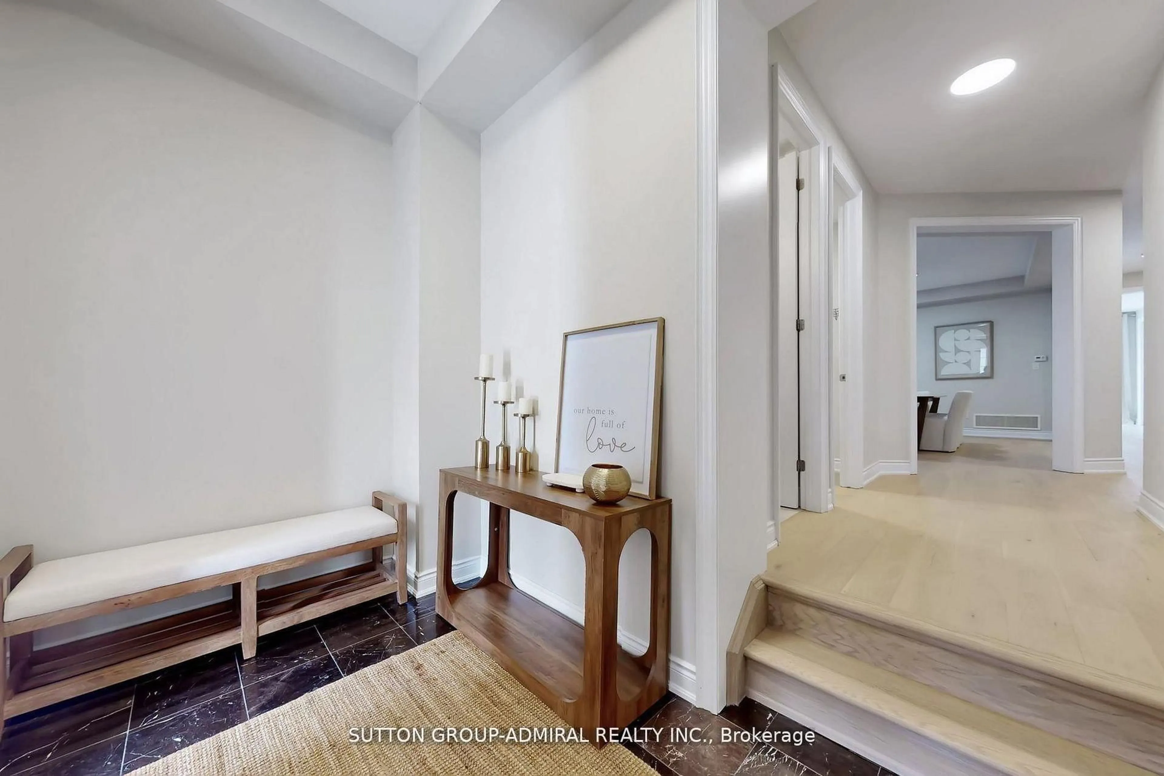Indoor entryway for 85 Coral Acres Dr, Vaughan Ontario L6A 4K8