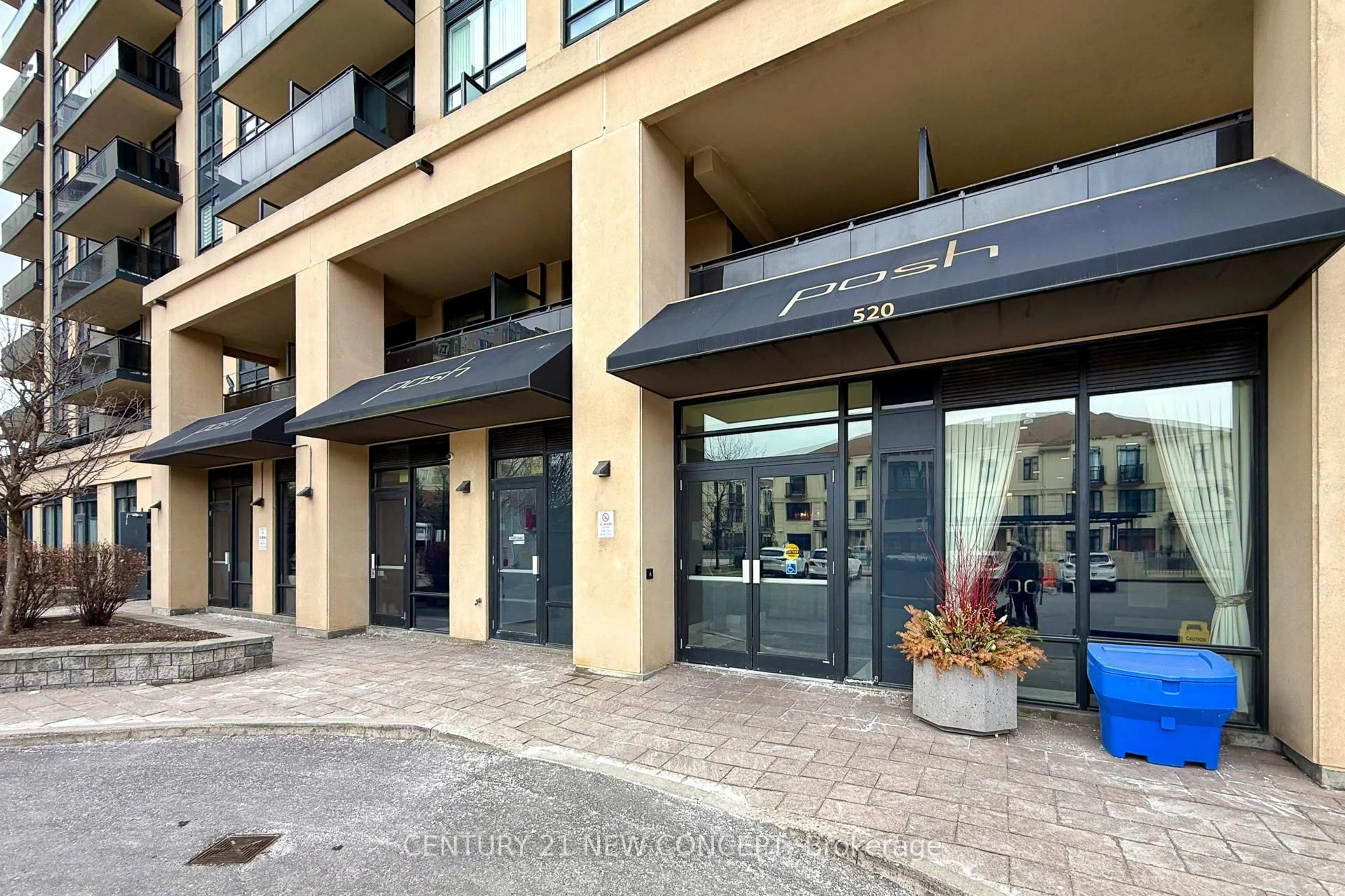 Indoor foyer for 520 Steeles Ave #1212, Vaughan Ontario L4J 0H2