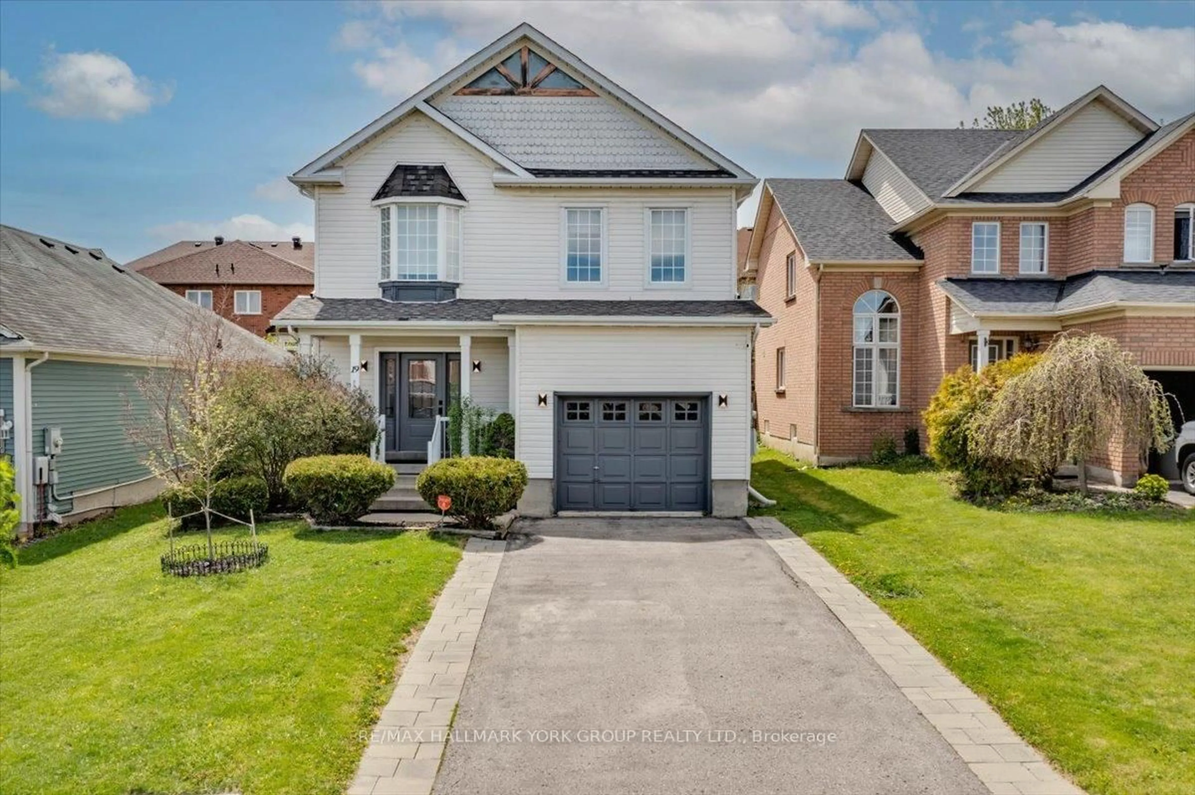 Unknown for 19 Silverstone Cres, Georgina Ontario L4P 4A5