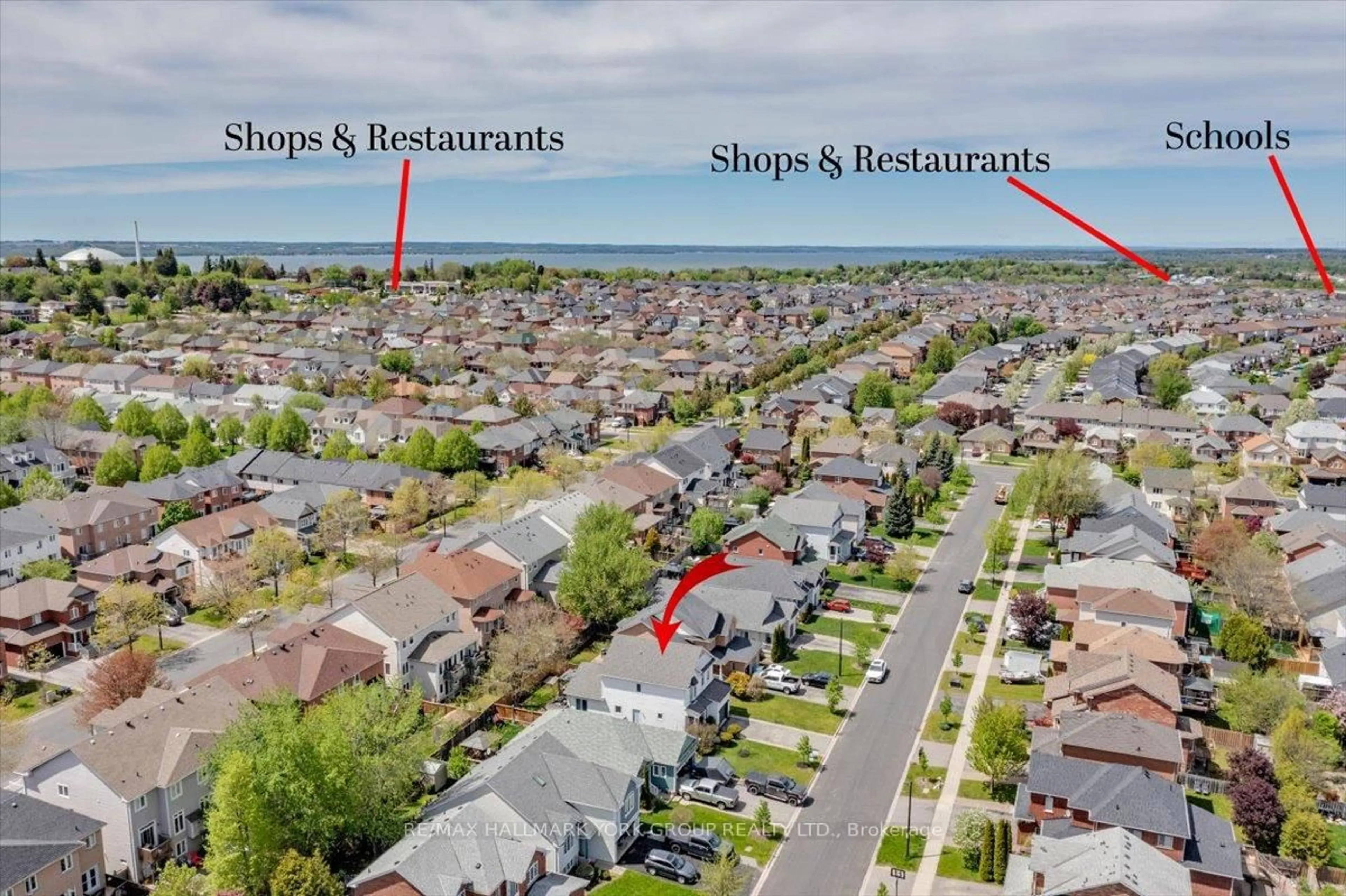 A pic from outside/outdoor area/front of a property/back of a property/a pic from drone, street for 19 Silverstone Cres, Georgina Ontario L4P 4A5