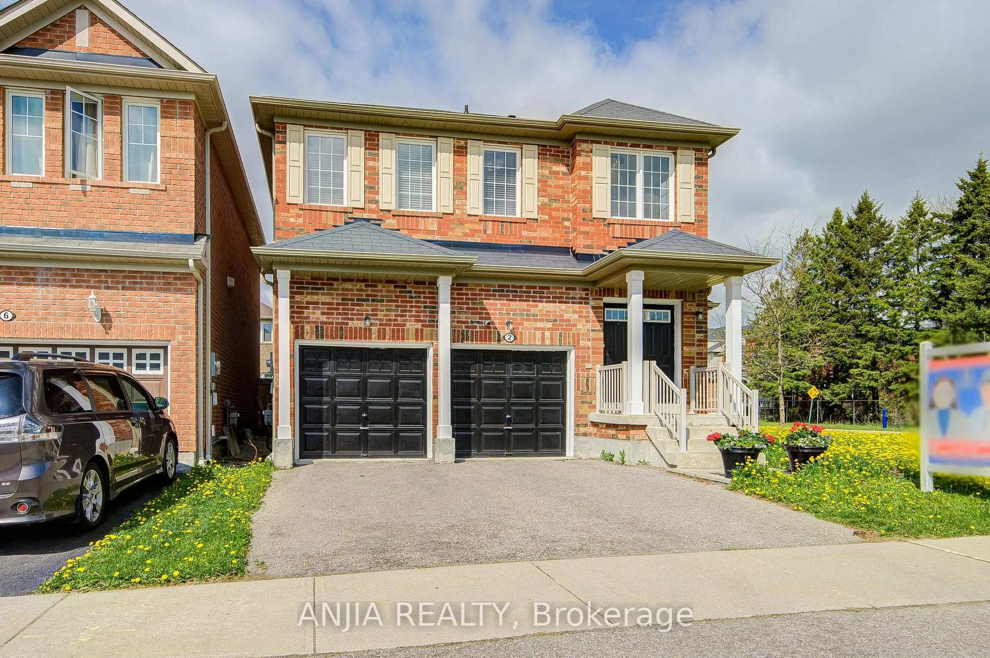 Home with brick exterior material, street for 2 Horn St, Whitchurch-Stouffville Ontario L4A 0X9