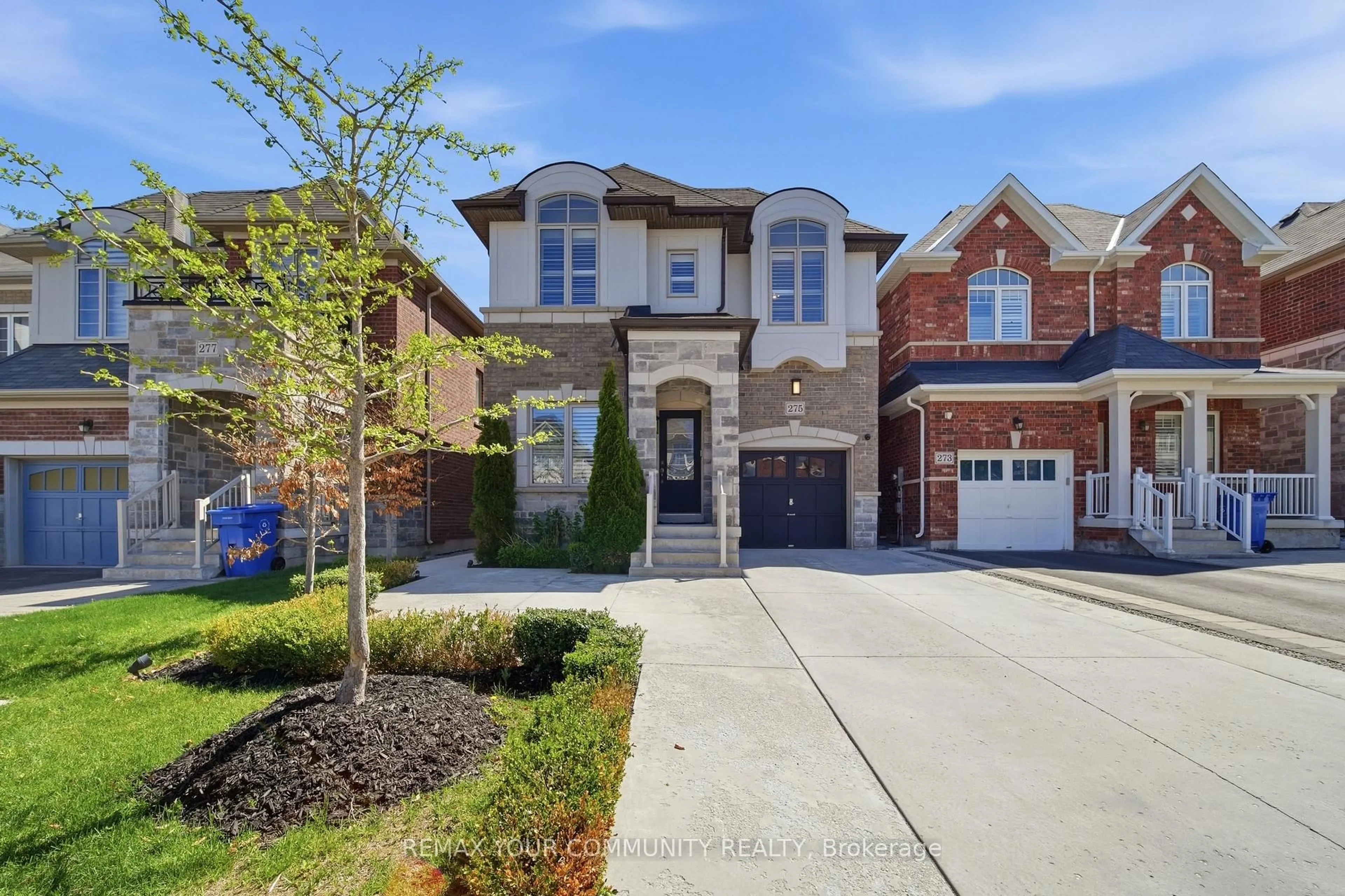 Home with brick exterior material, street for 275 Sharon Creek Dr, East Gwillimbury Ontario L9N 0P4