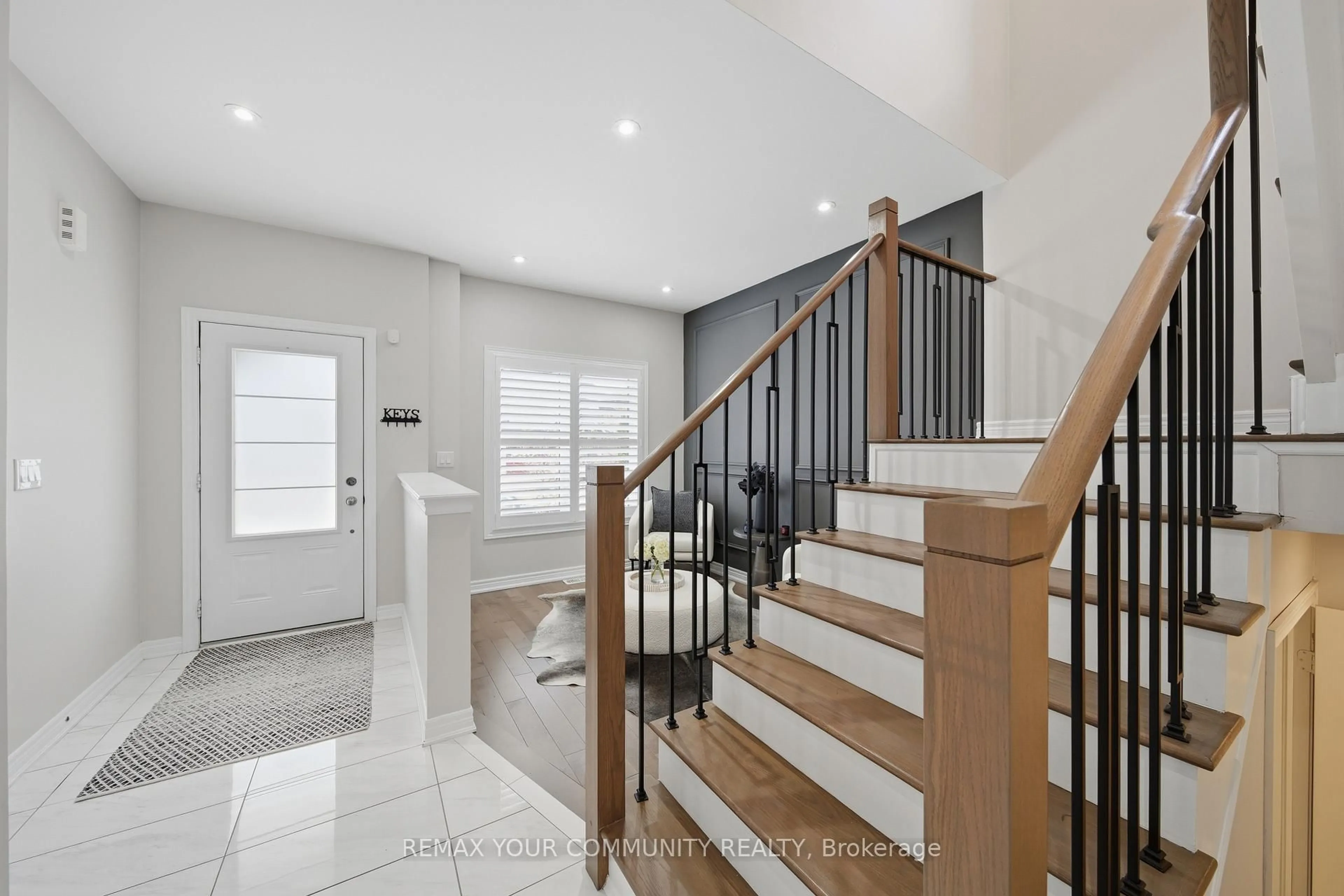 Unknown for 275 Sharon Creek Dr, East Gwillimbury Ontario L9N 0P4