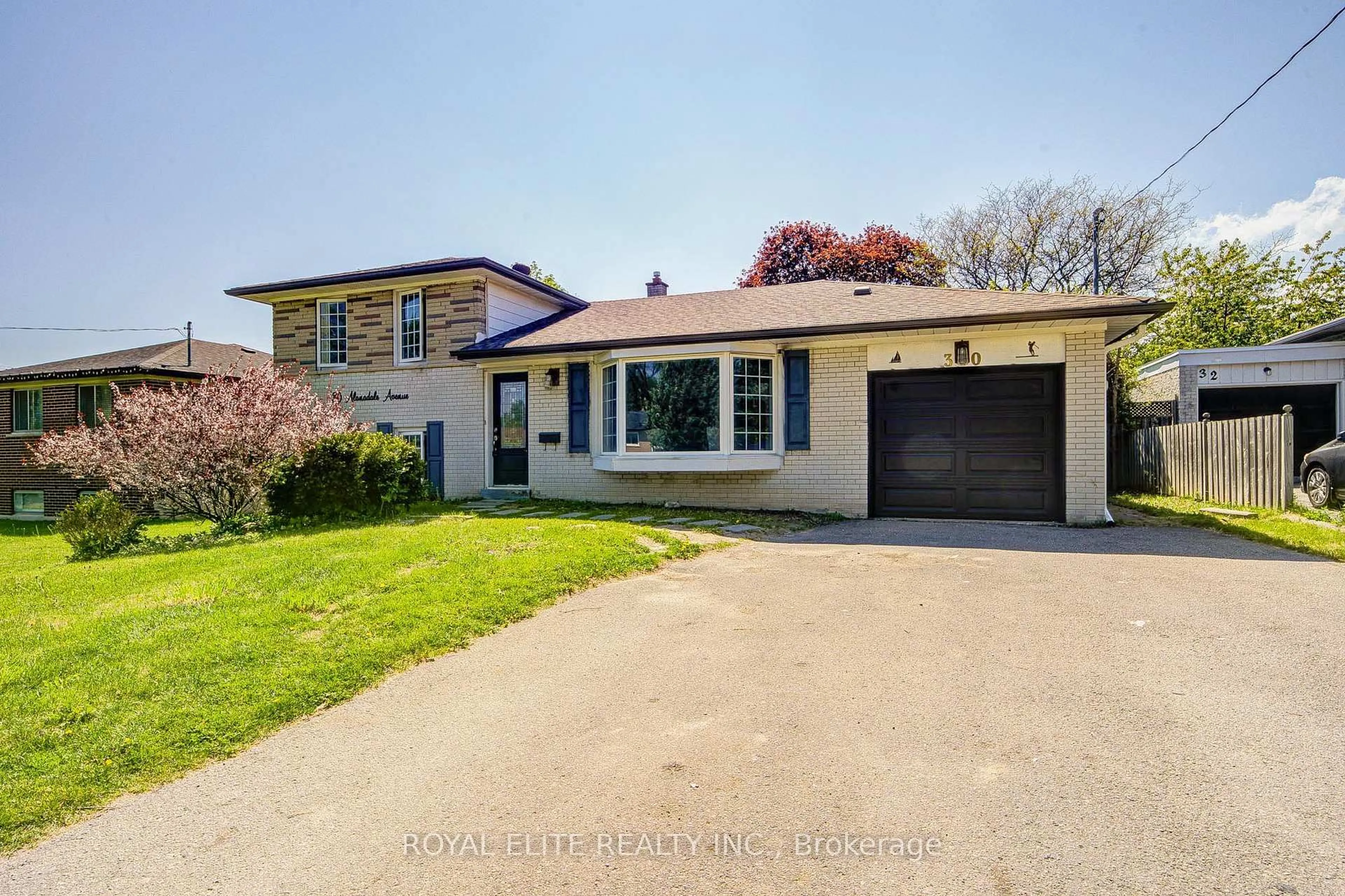 A pic from outside/outdoor area/front of a property/back of a property/a pic from drone, street for 30 Alanadale Ave, Markham Ontario L3P 1S3