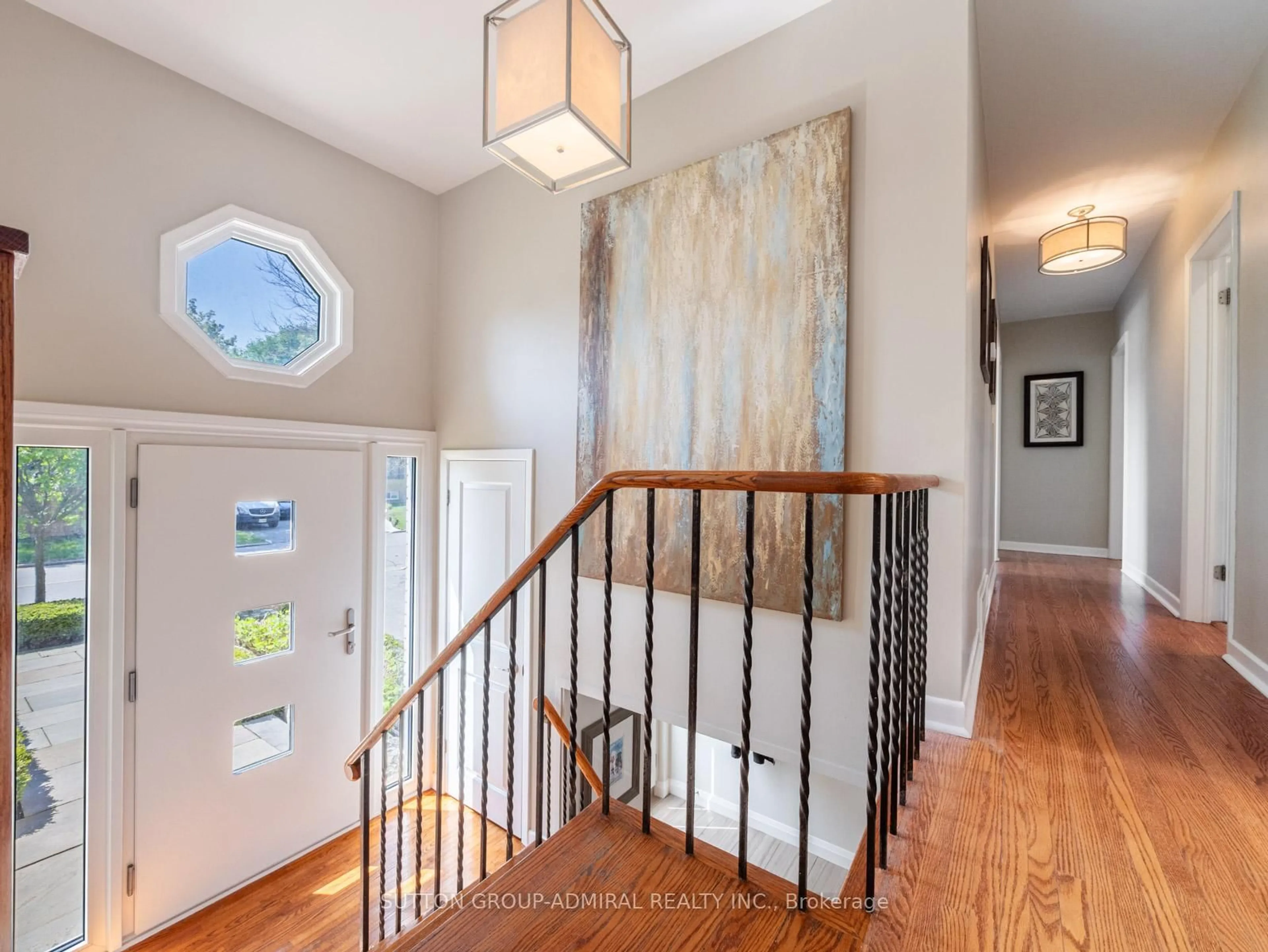 Indoor entryway for 125 Laverock Ave, Richmond Hill Ontario L4C 4J8