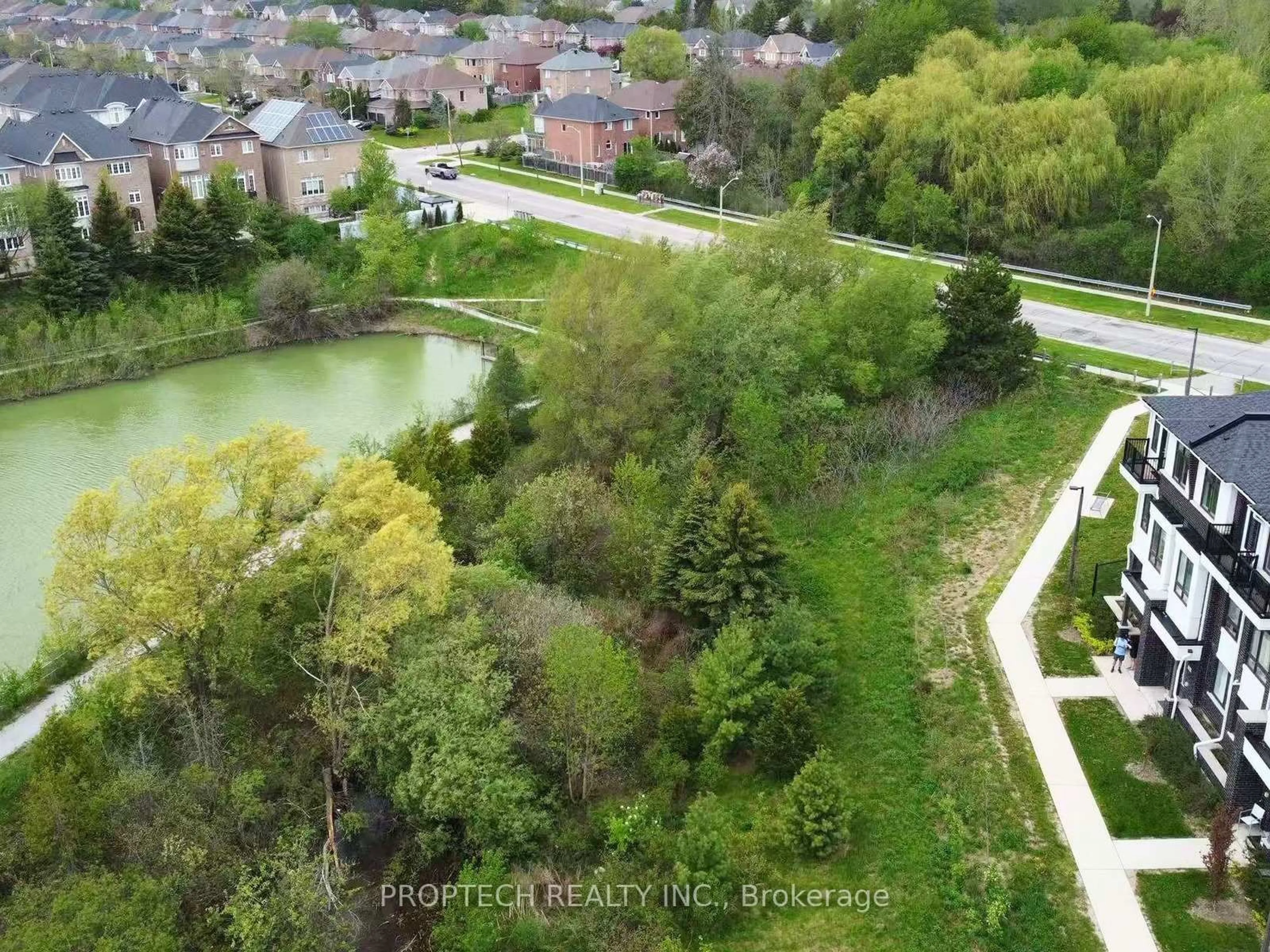 A pic from outside/outdoor area/front of a property/back of a property/a pic from drone, water/lake/river/ocean view for 6 Nine mile Lane, Richmond Hill Ontario L4C 5S6