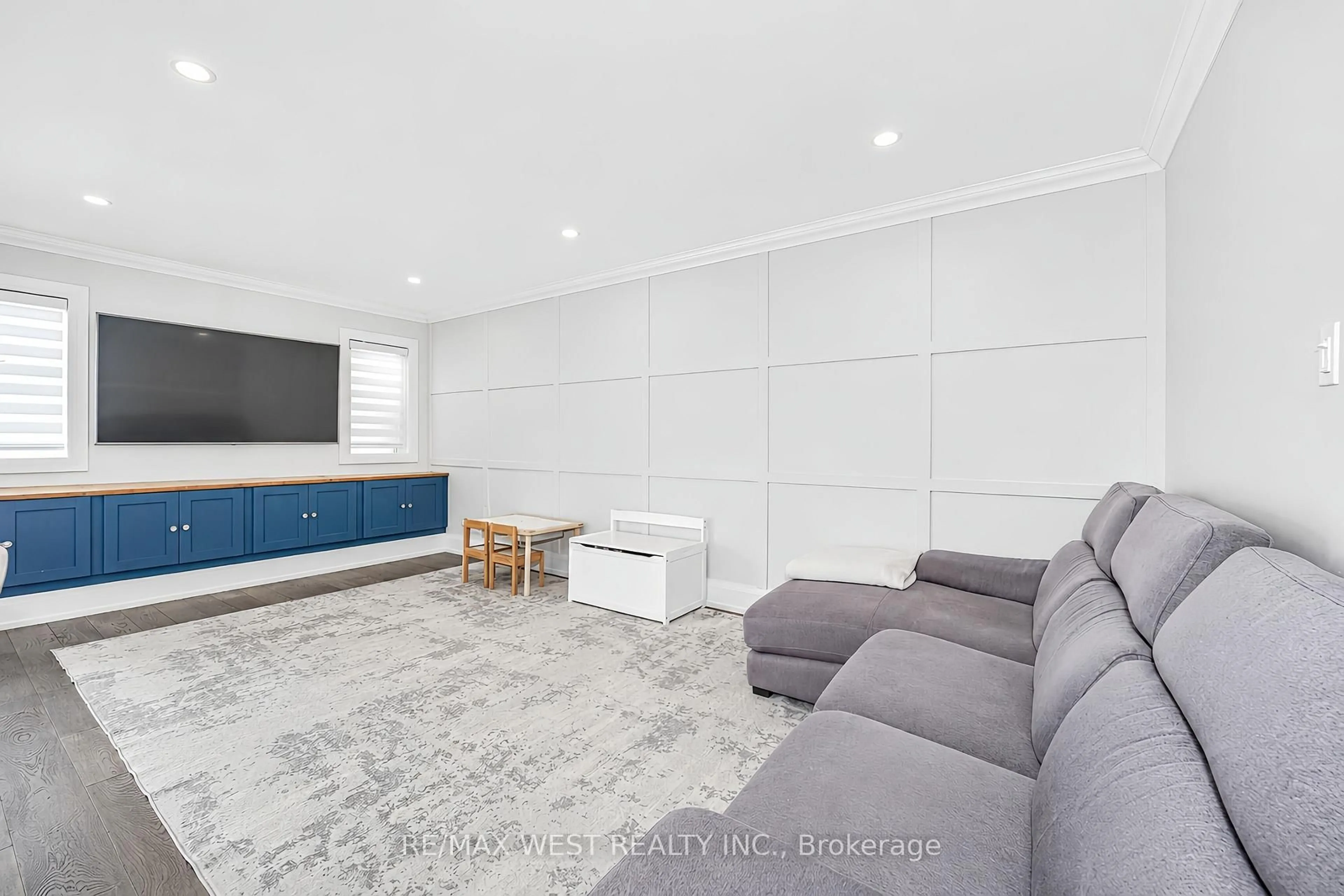 Home theater for 166 Richardson Cres, Bradford West Gwillimbury Ontario L3Z 0N5