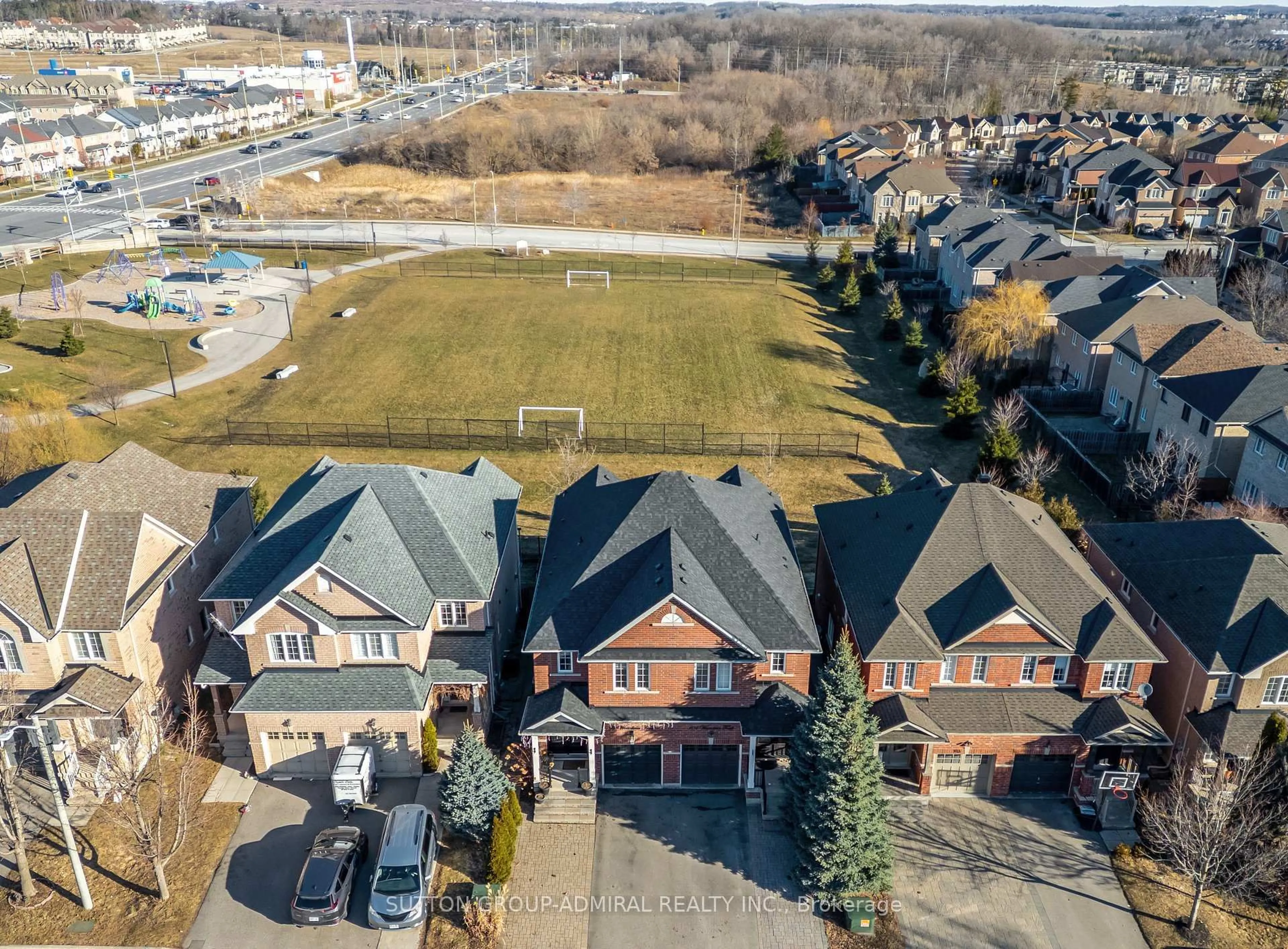 A pic from outside/outdoor area/front of a property/back of a property/a pic from drone, street for 99 Westolivia Tr, Vaughan Ontario L4J 0C2