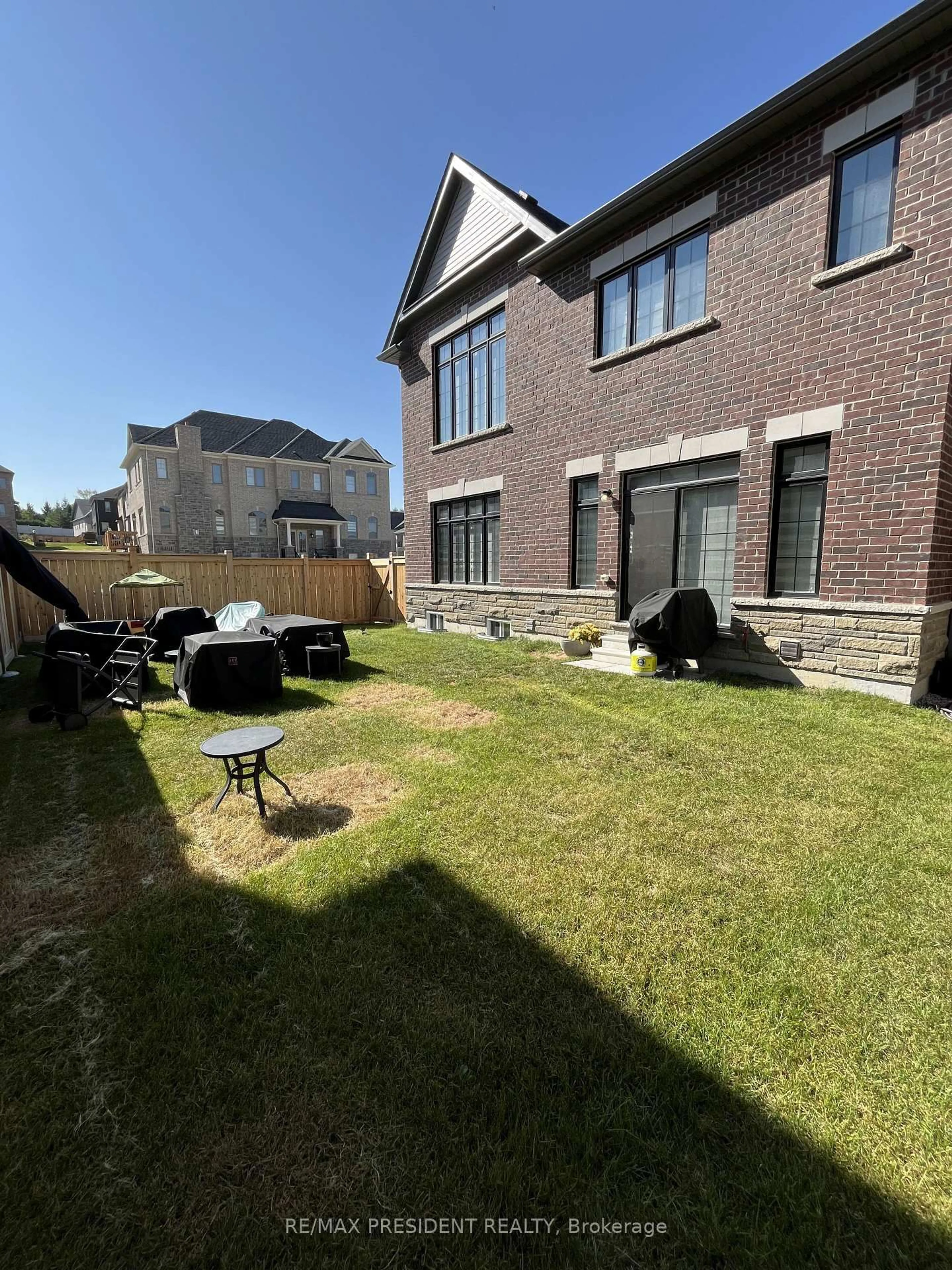 Unknown for 130 Wraggs Rd, Bradford West Gwillimbury Ontario L3Z 4N2