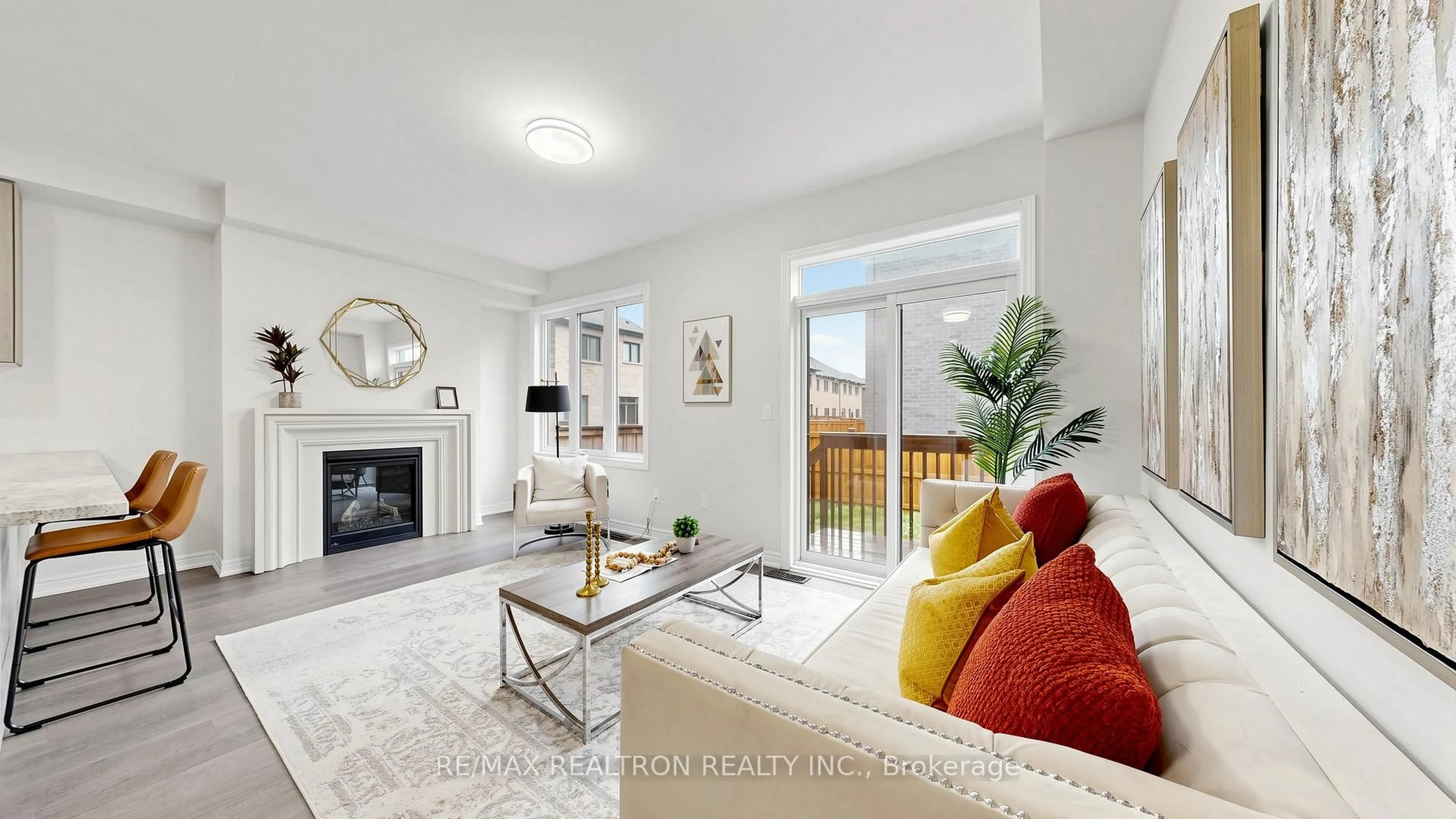 Living room with furniture, unknown for 39 Collier Cres, Markham Ontario L6E 0E7