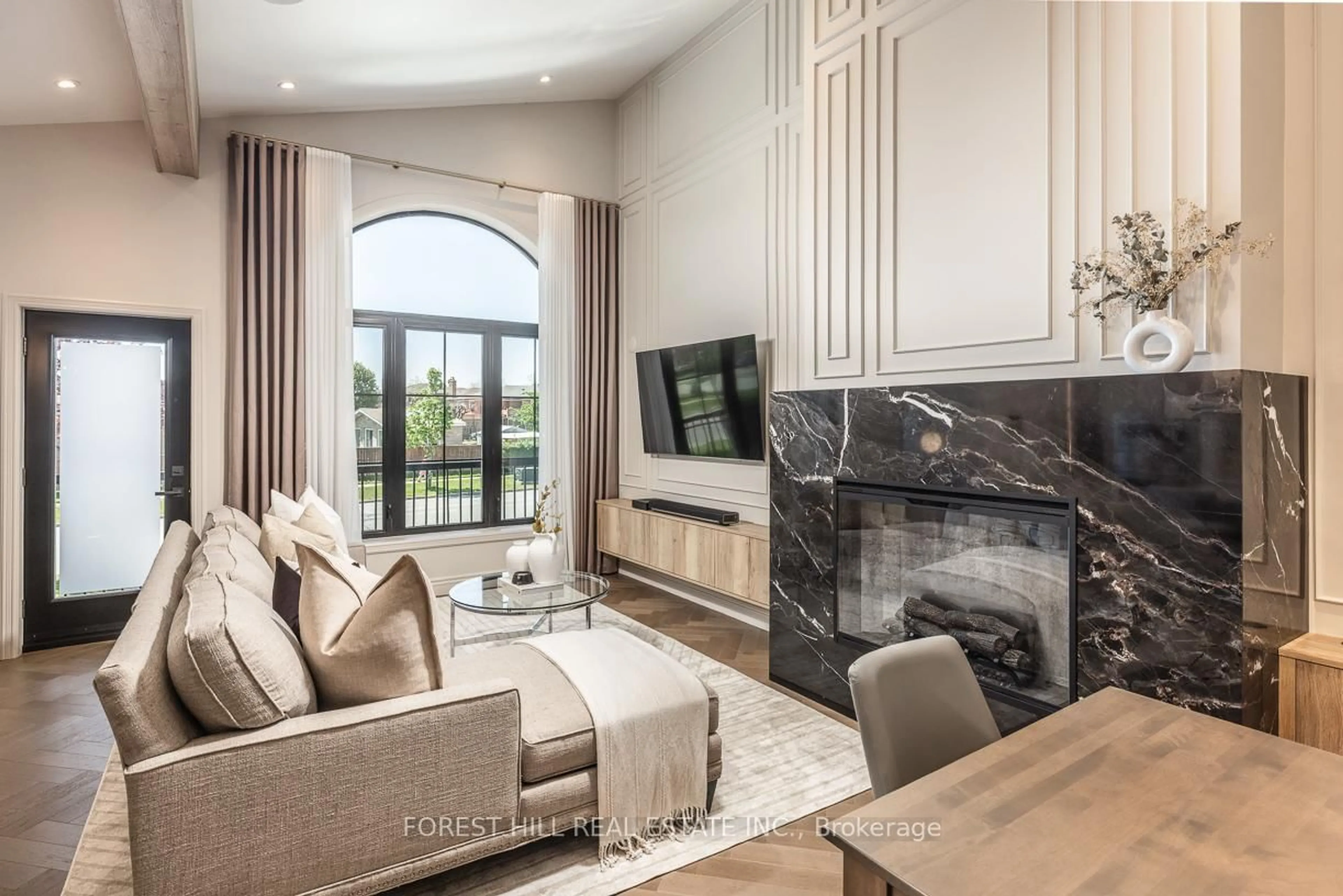 Living room with furniture, ceramic/tile floor for 596 Woodbridge Ave, Vaughan Ontario L4L 2T7