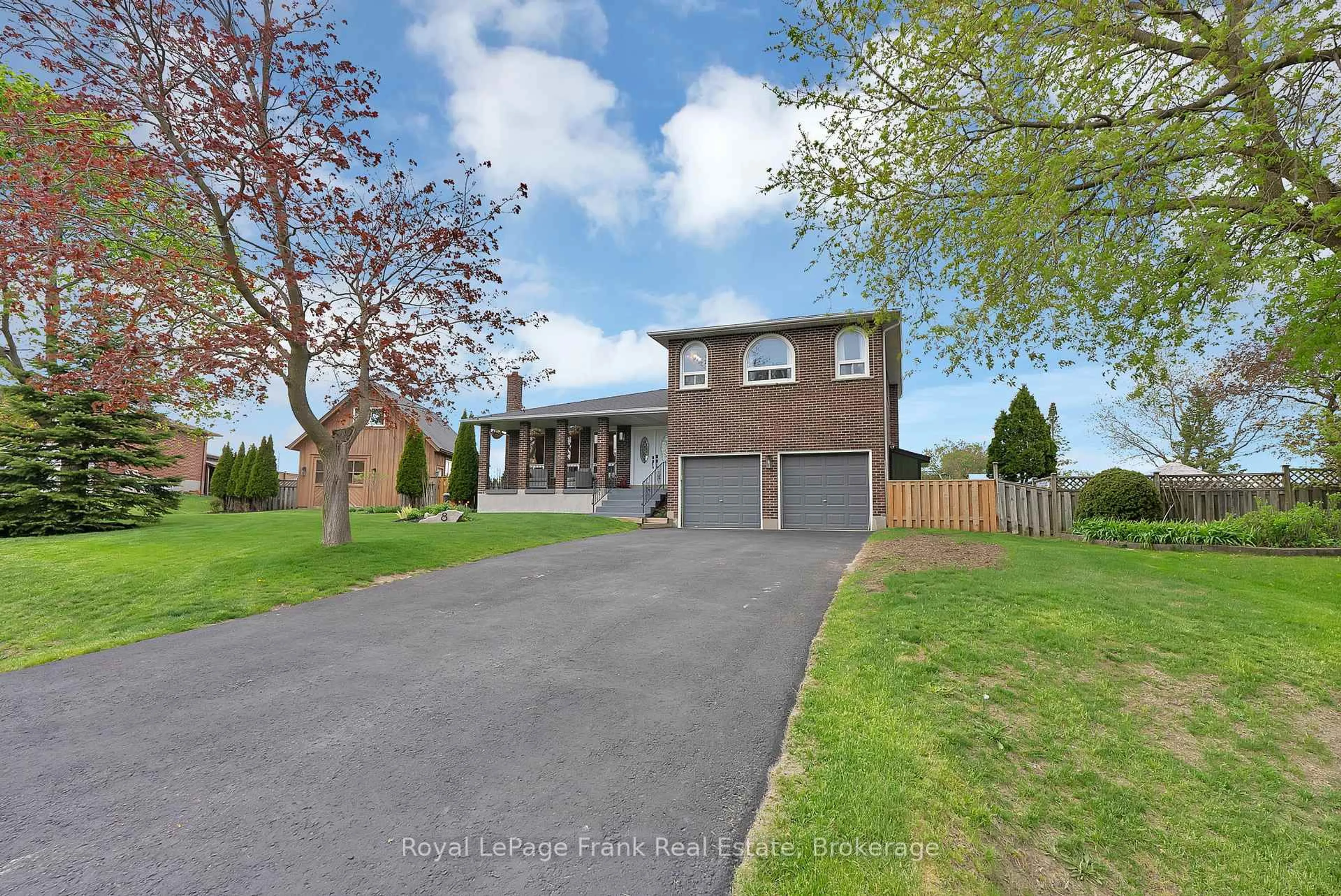 A pic from outside/outdoor area/front of a property/back of a property/a pic from drone, street for 8 Gamron Ave, Uxbridge Ontario L9P 1R4