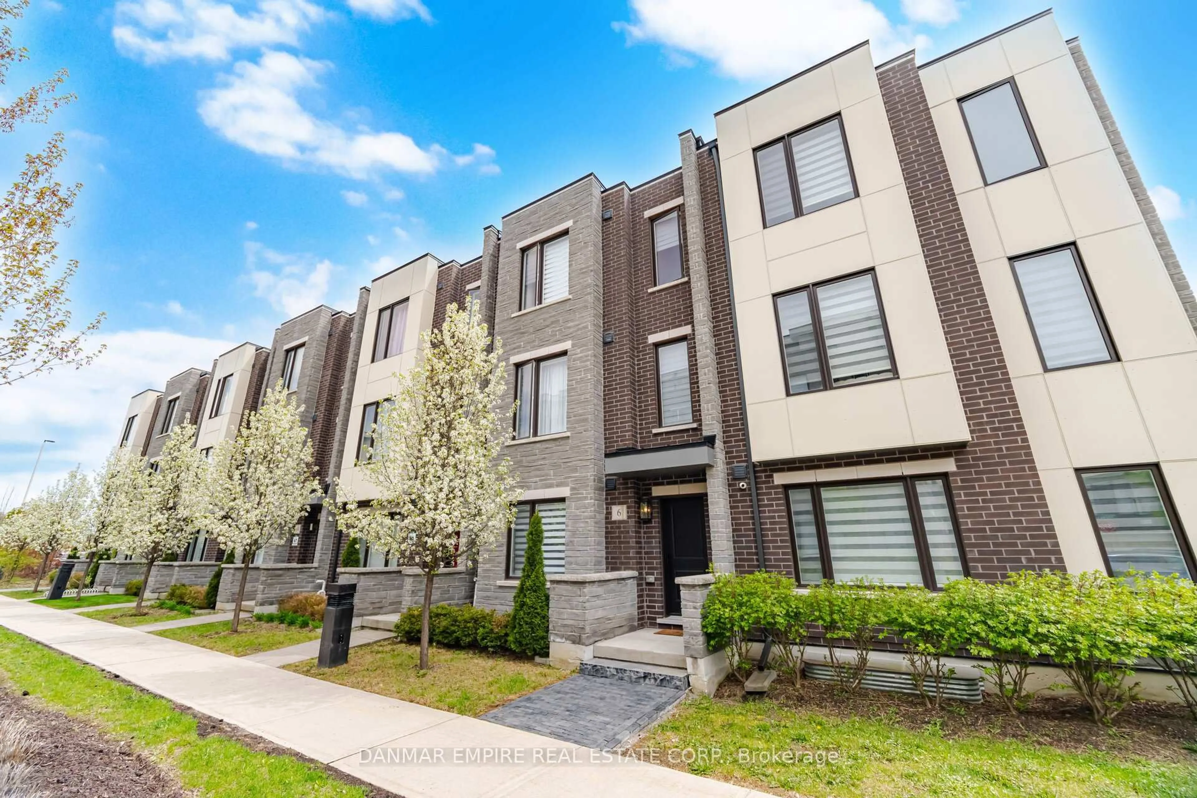 Home with brick exterior material, street for 6 Canner Crt, Vaughan Ontario L6A 5B4