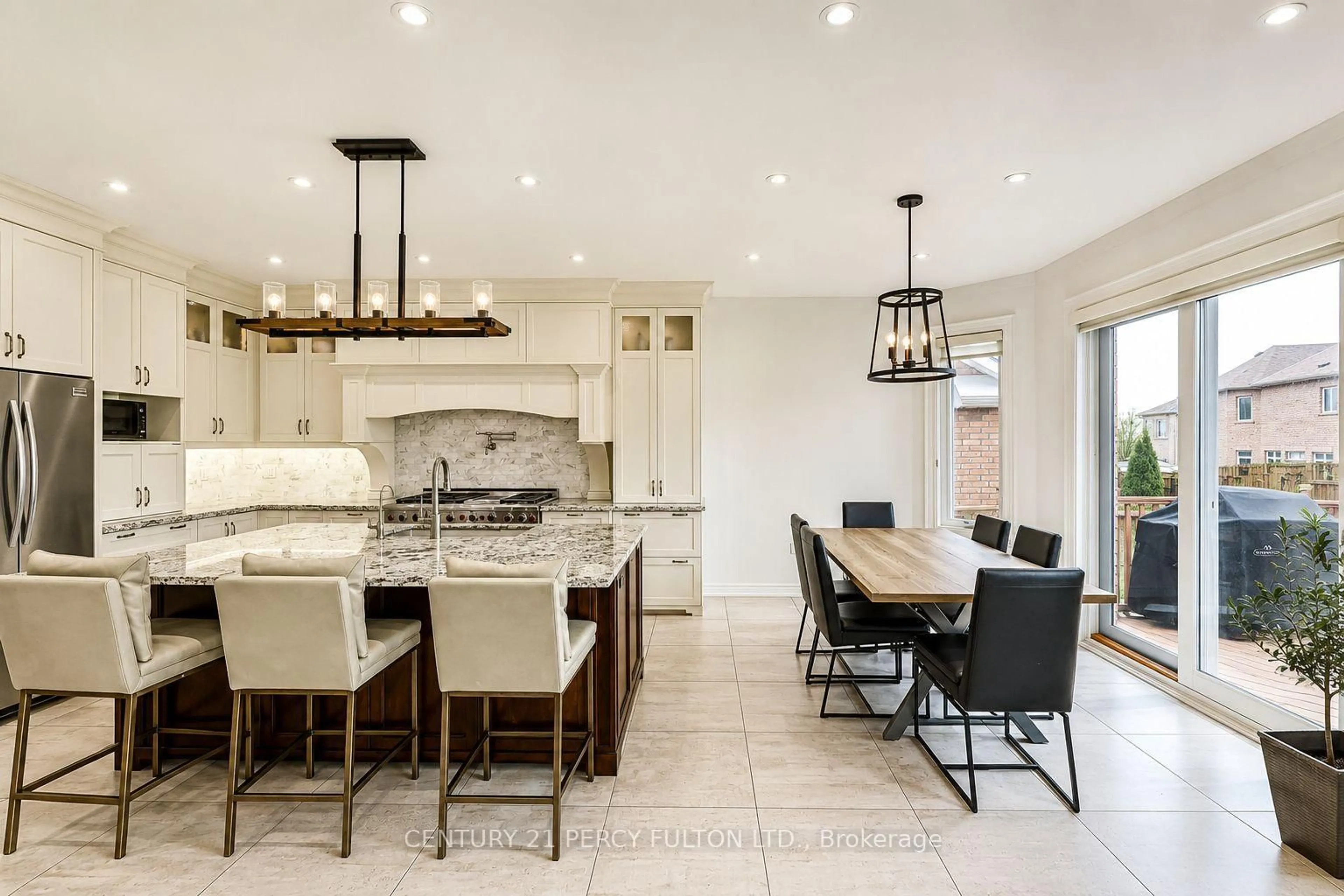 Open concept kitchen, ceramic/tile floor for 159 Jefferson Forest Dr, Richmond Hill Ontario L4E 4K6