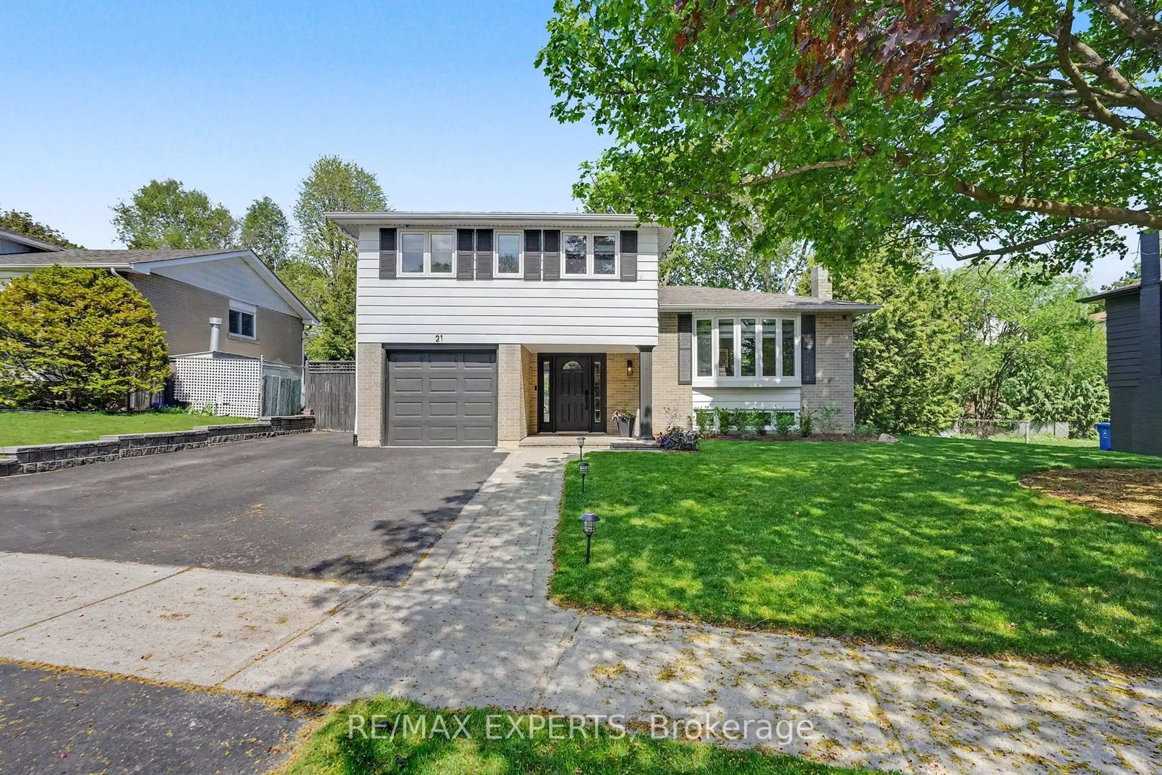 Unknown for 21 Bigwin Dr, Aurora Ontario L4G 3C4