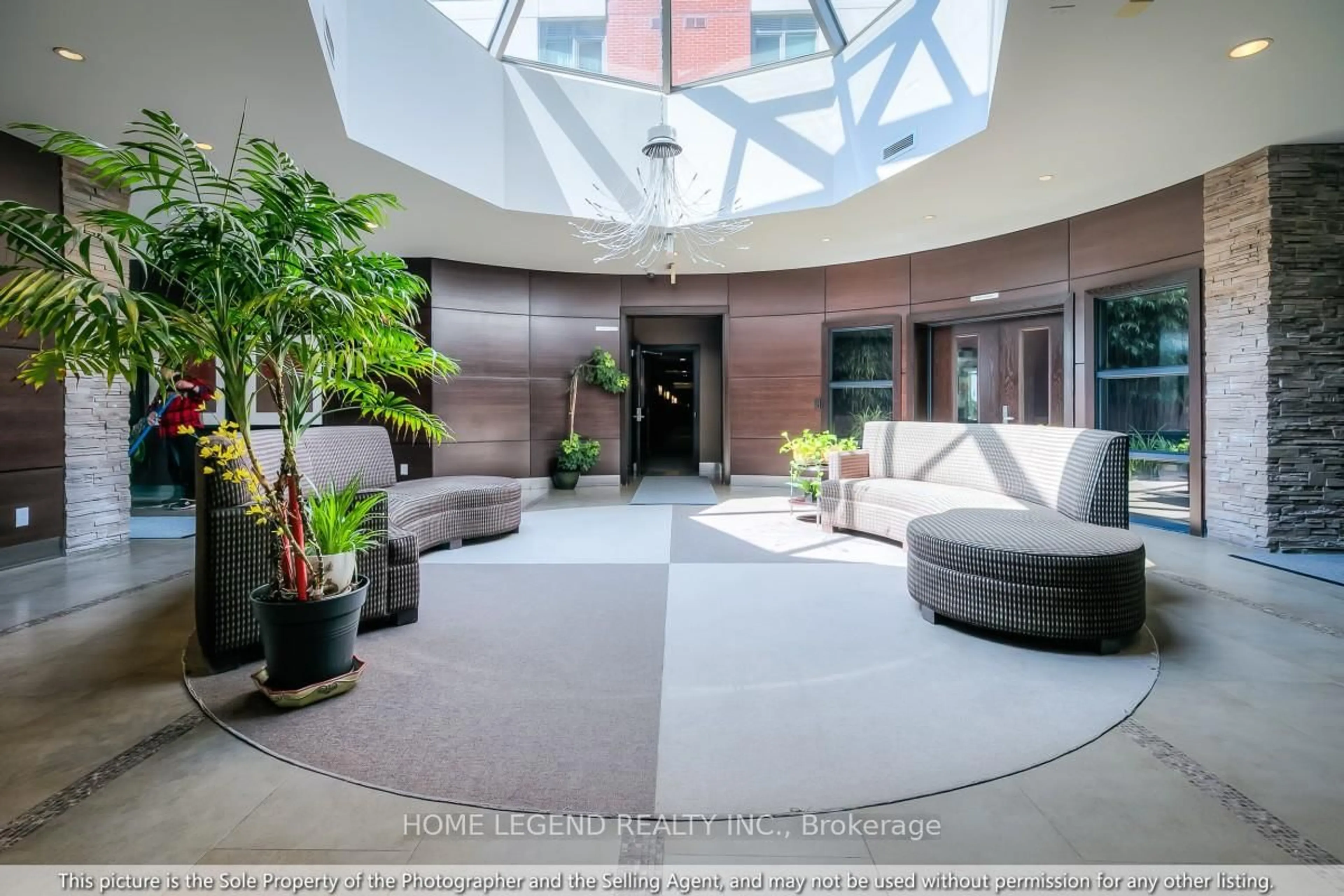 Lobby for 39 Upper Duke Cres #215, Markham Ontario L6G 0B8