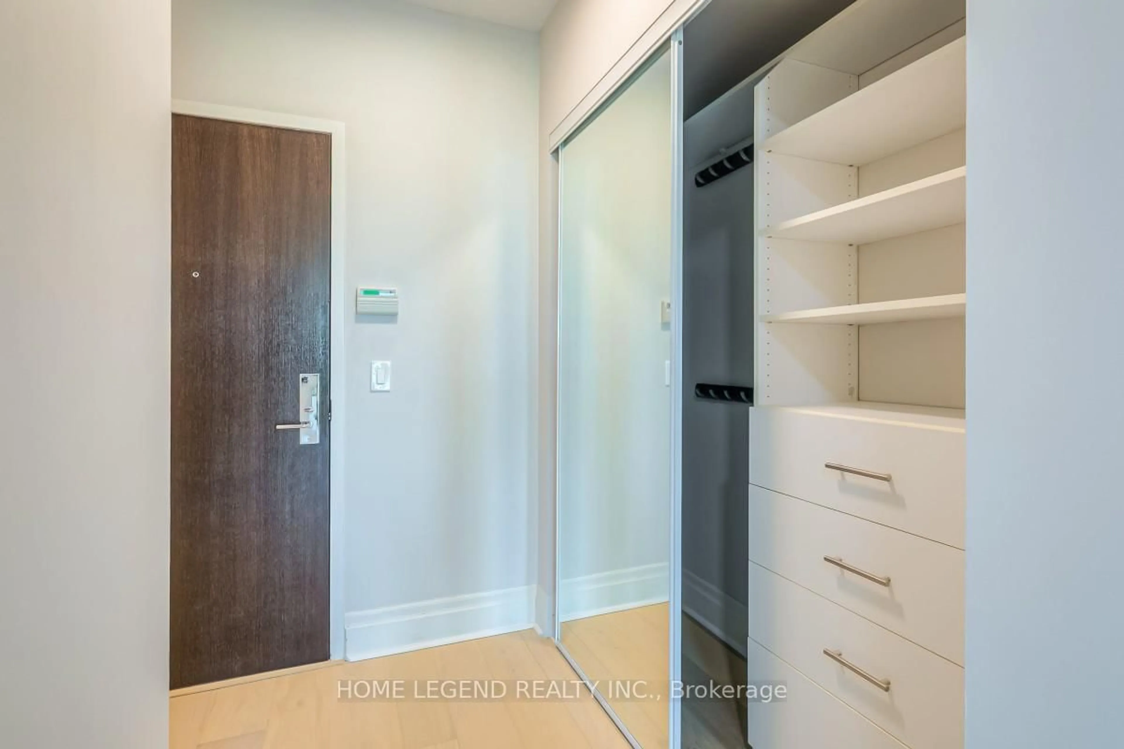 Unknown for 39 Upper Duke Cres #215, Markham Ontario L6G 0B8