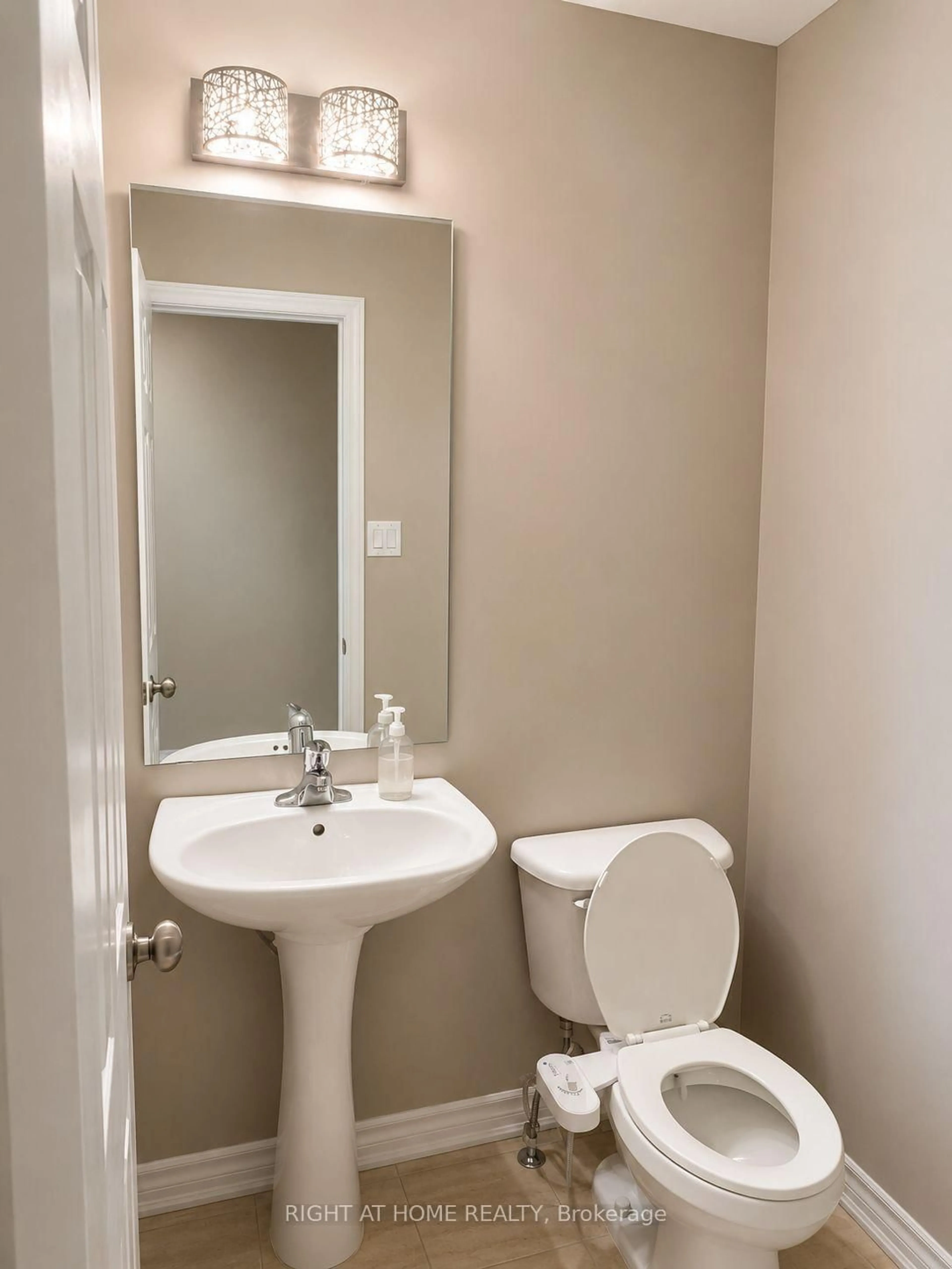 Standard bathroom, unknown for 60 Zachary Pl, Vaughan Ontario L4H 3S4