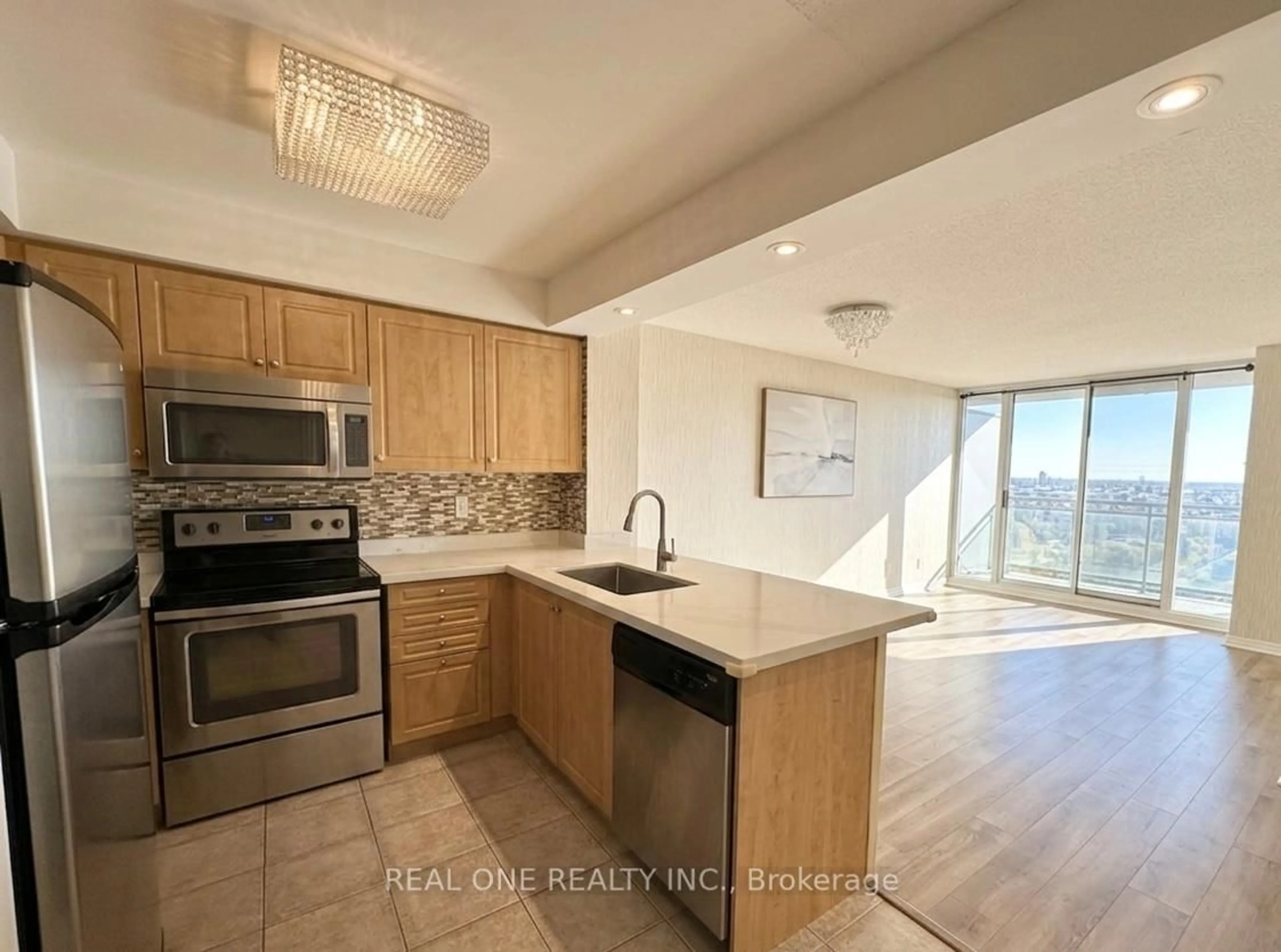 Open concept kitchen, ceramic/tile floor for 310 Red Maple Rd #1203, Richmond Hill Ontario L4C 0T7