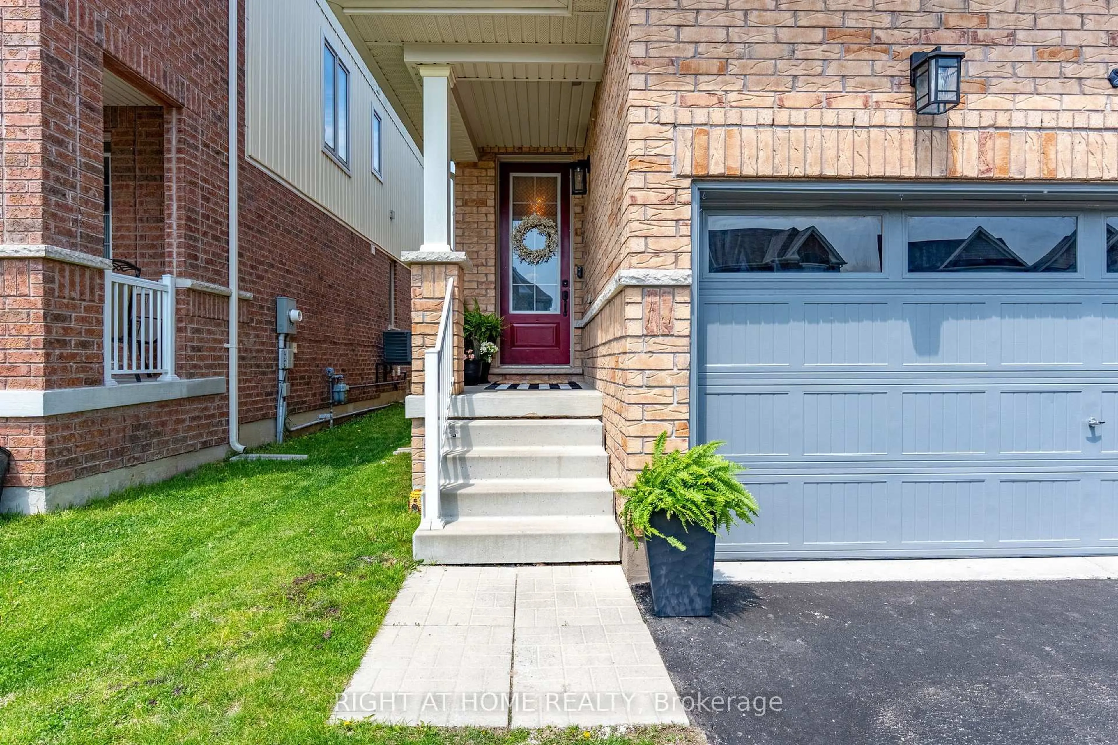 Unknown for 72 Wagner Cres, Essa Ontario L3W 0R7