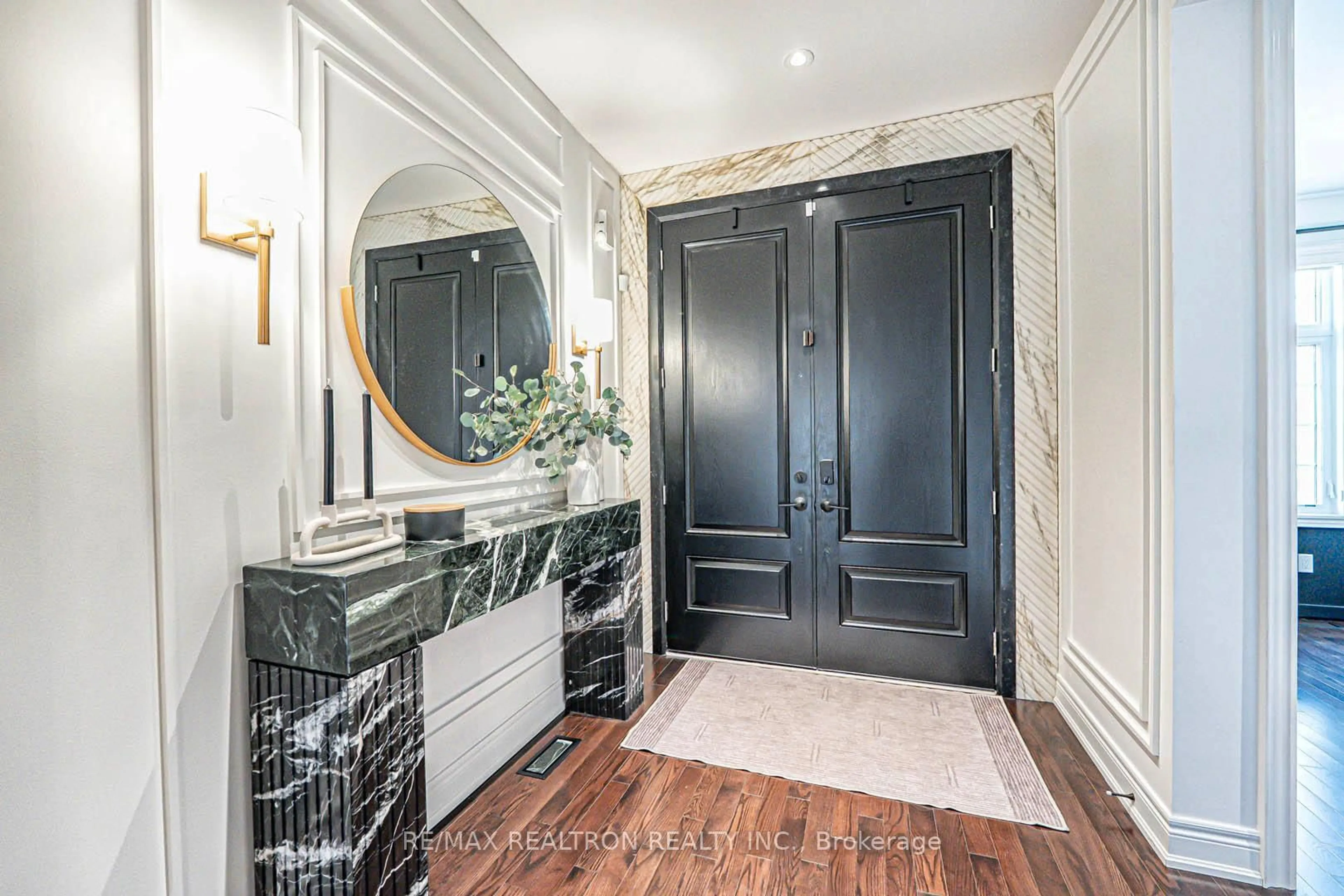 Indoor entryway for 41 Woodgate Pines Dr, Vaughan Ontario L4H 4A3