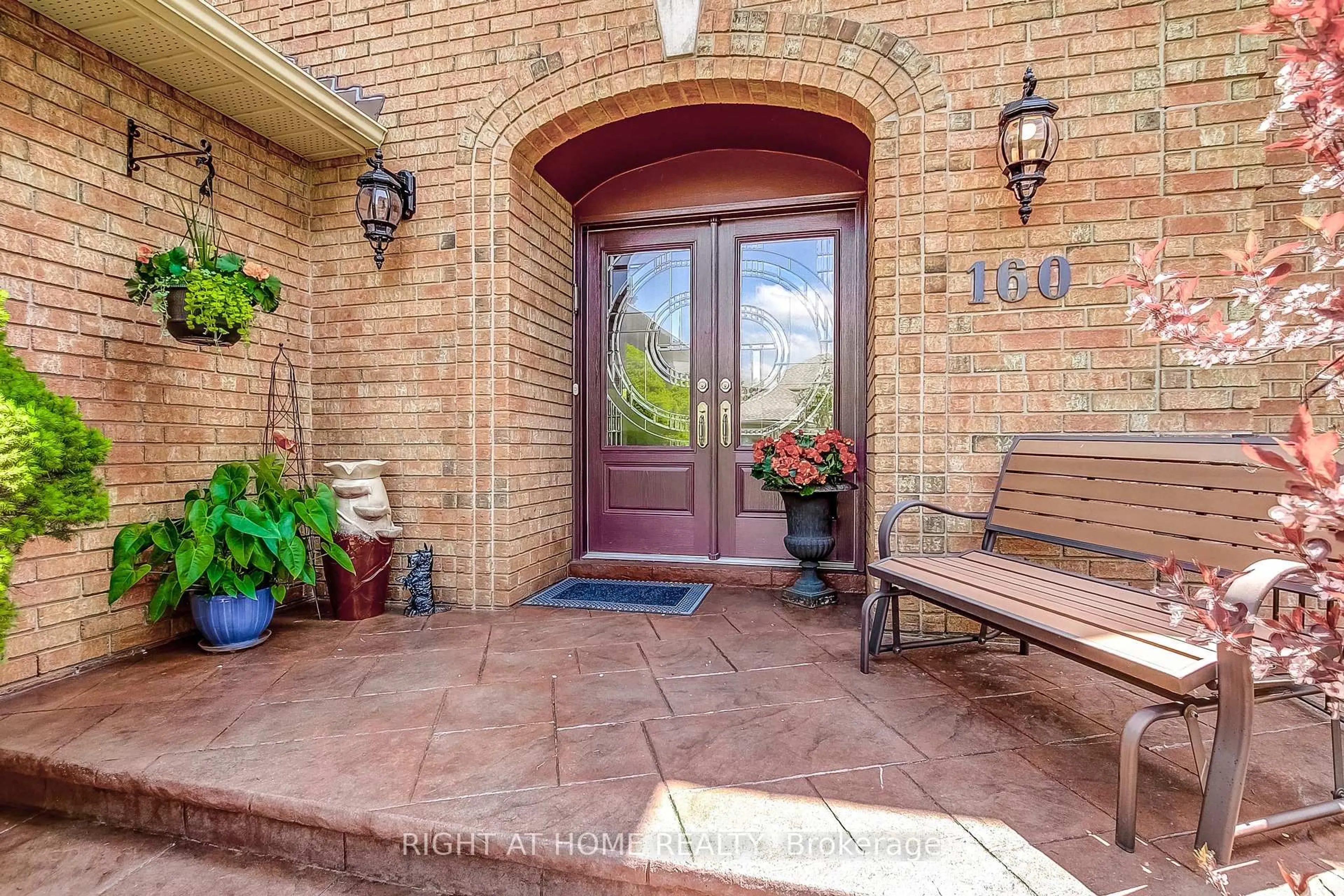 Indoor entryway for 160 Rossmull Cres, Vaughan Ontario L4L 7E1