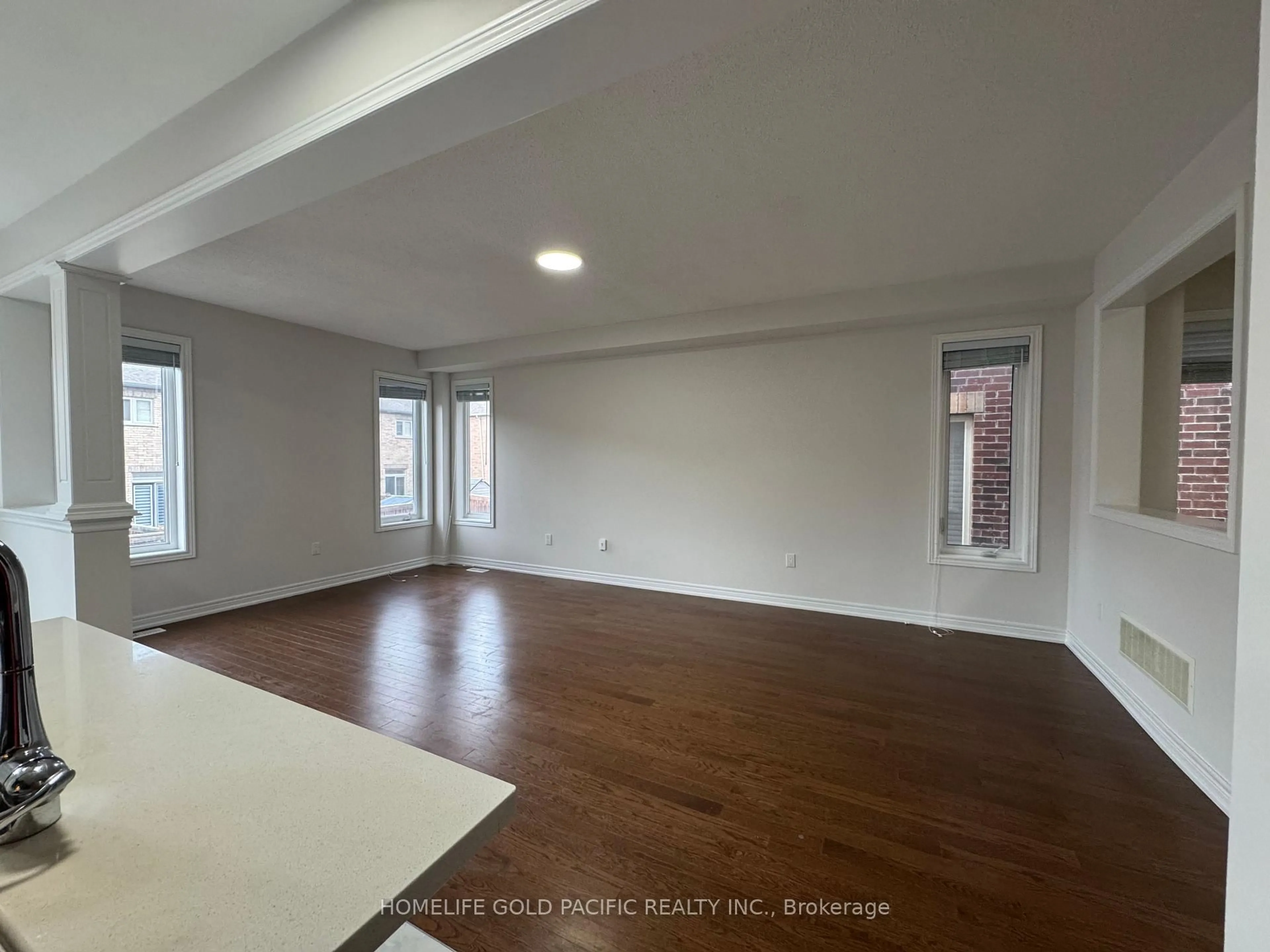 A pic of a room for 30 Hancock St, Aurora Ontario L4G 7C4