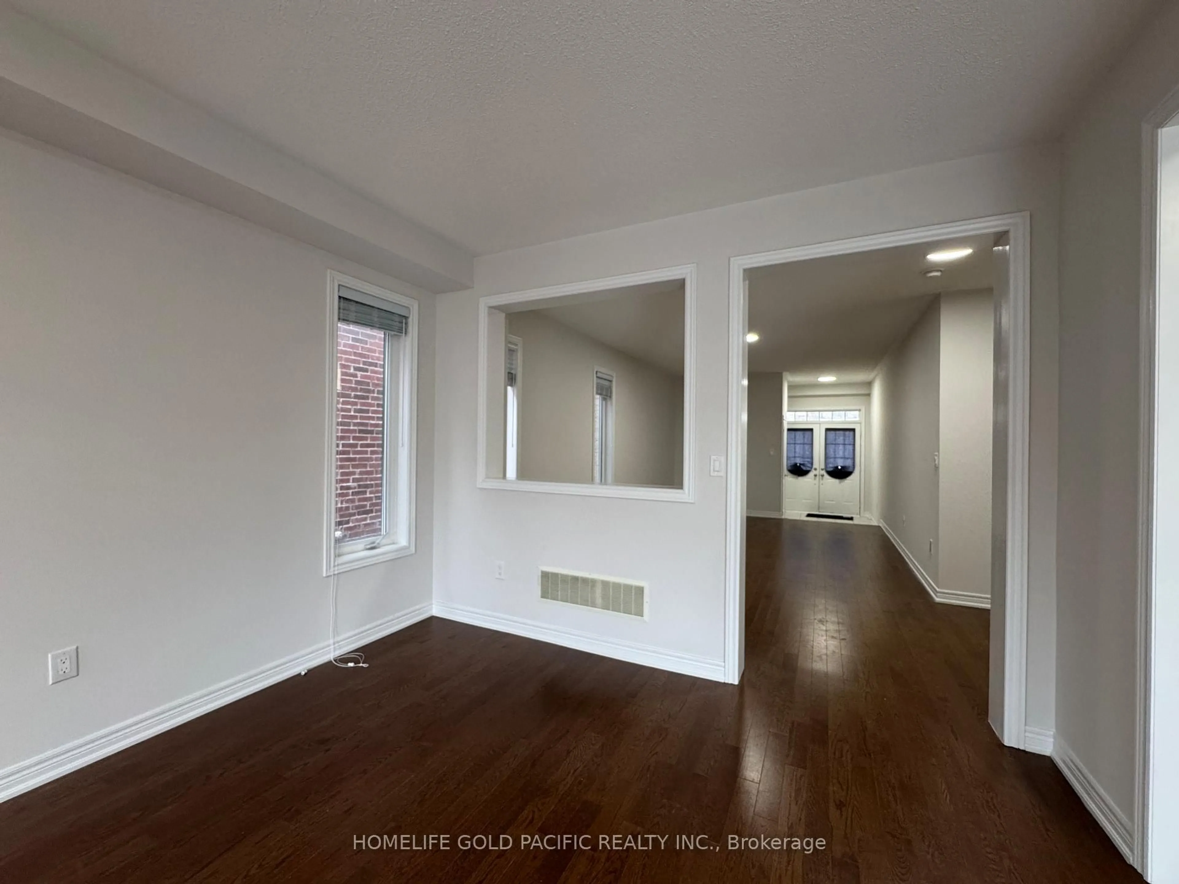 A pic of a room for 30 Hancock St, Aurora Ontario L4G 7C4