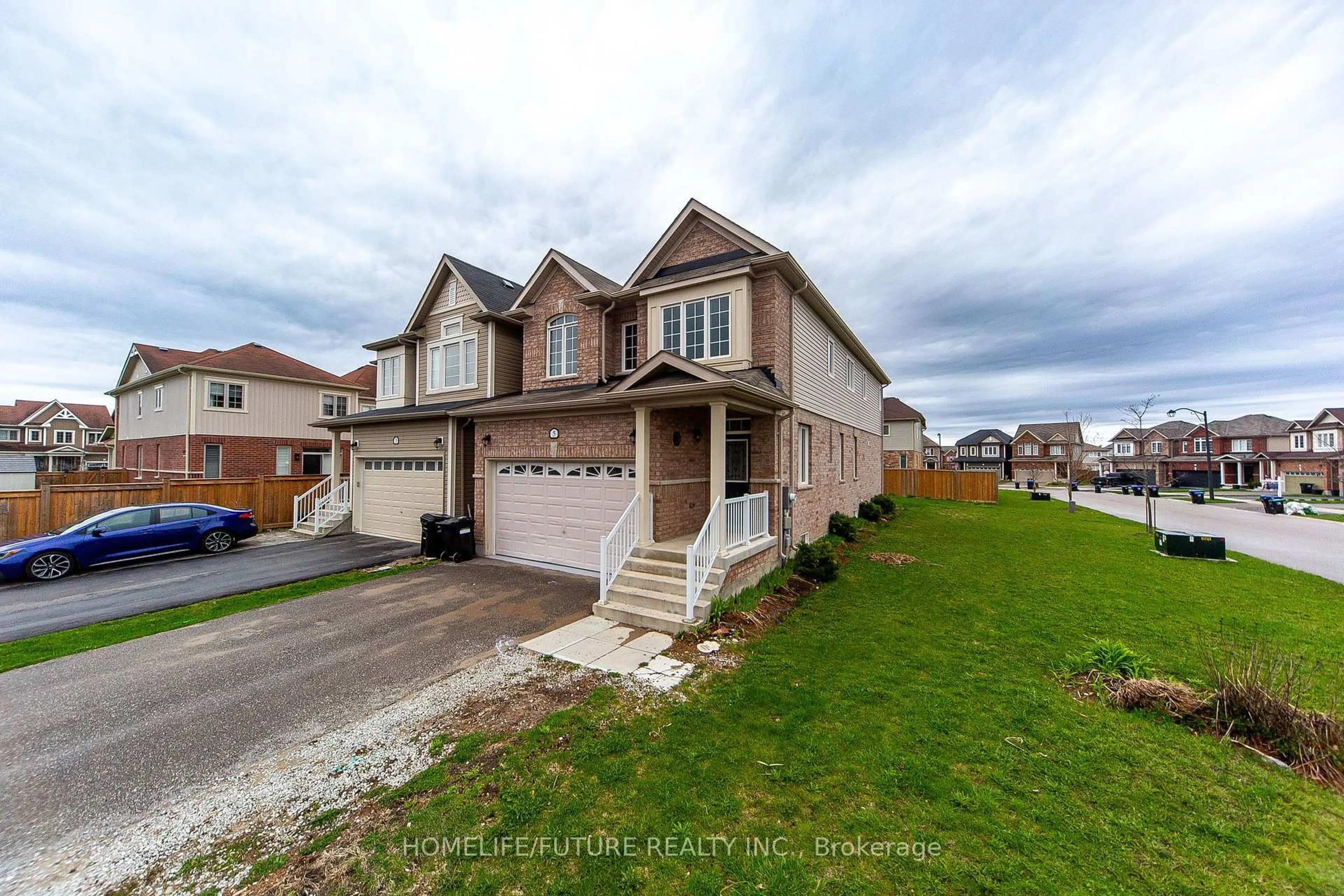 Unknown for 5 Hutton Cres, Essa Ontario L0M 1B6