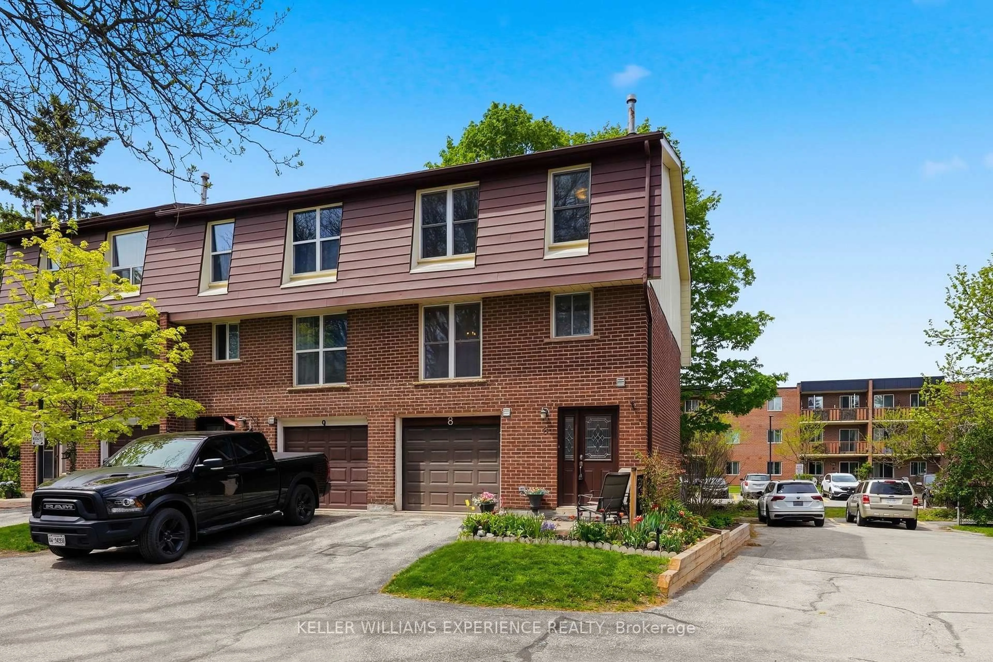 Home with brick exterior material, street for 246 Tupper Blvd #8, New Tecumseth Ontario L9R 1A9