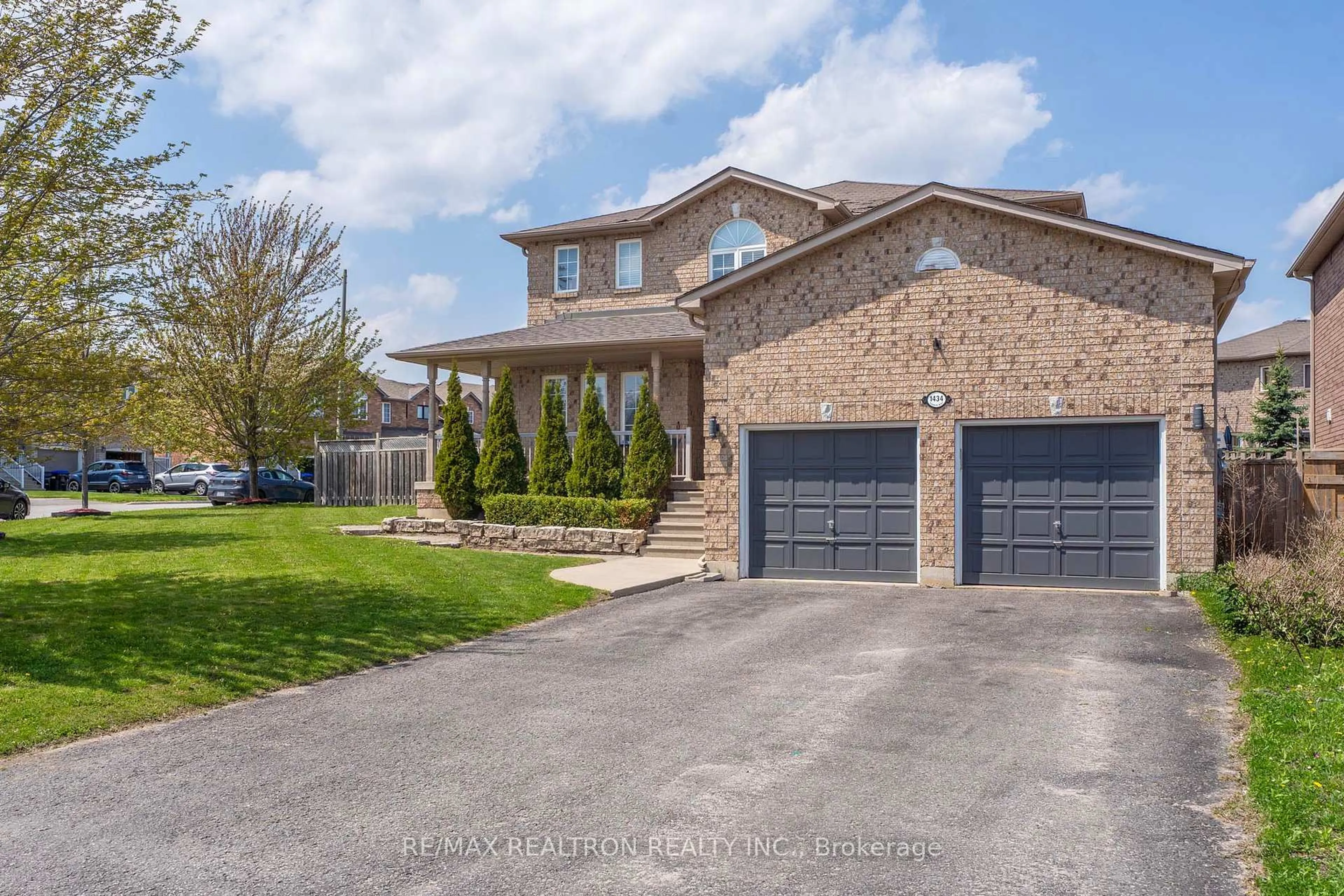 Home with brick exterior material, street for 1434 Rankin Way, Innisfil Ontario L9S 0C5