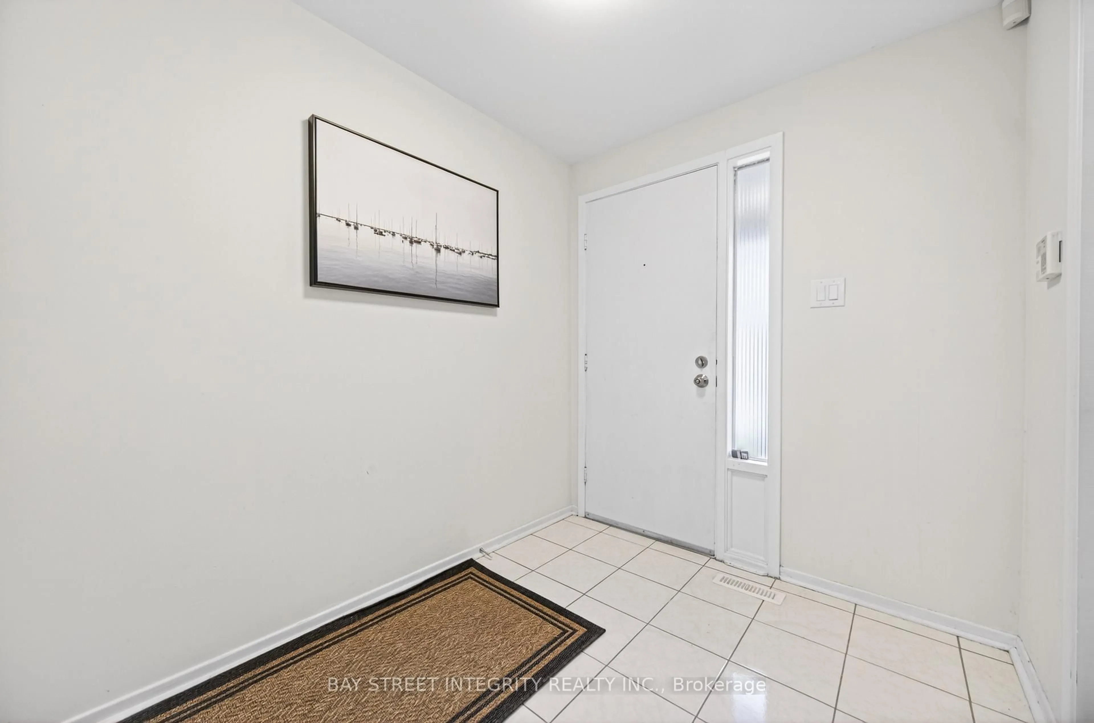 Indoor entryway for 646 Village Pkwy #26, Markham Ontario L3R 2S7