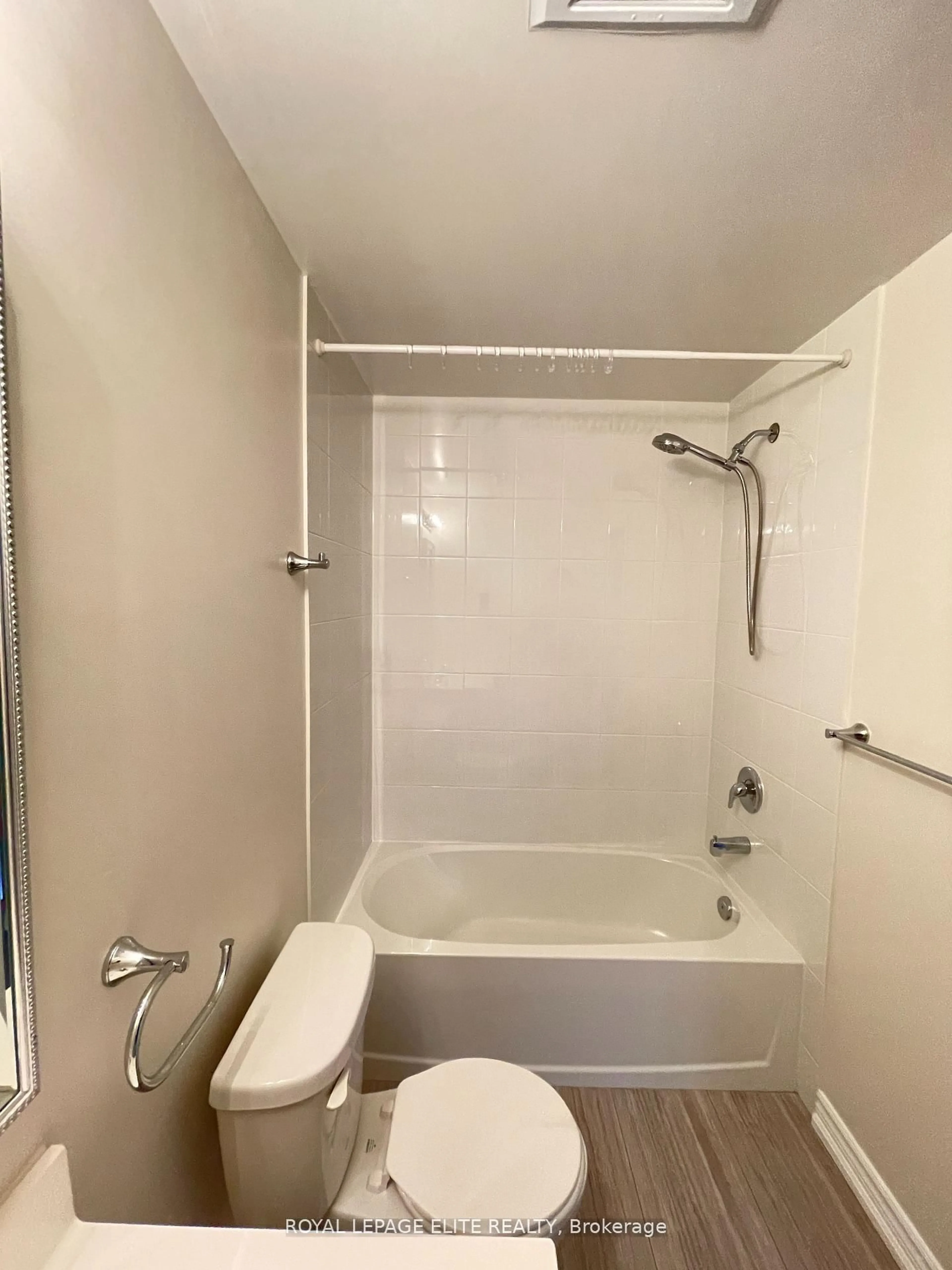 Standard bathroom, floor is not visible for 198 Pine Grove Rd #06, Vaughan Ontario L4L 1X3
