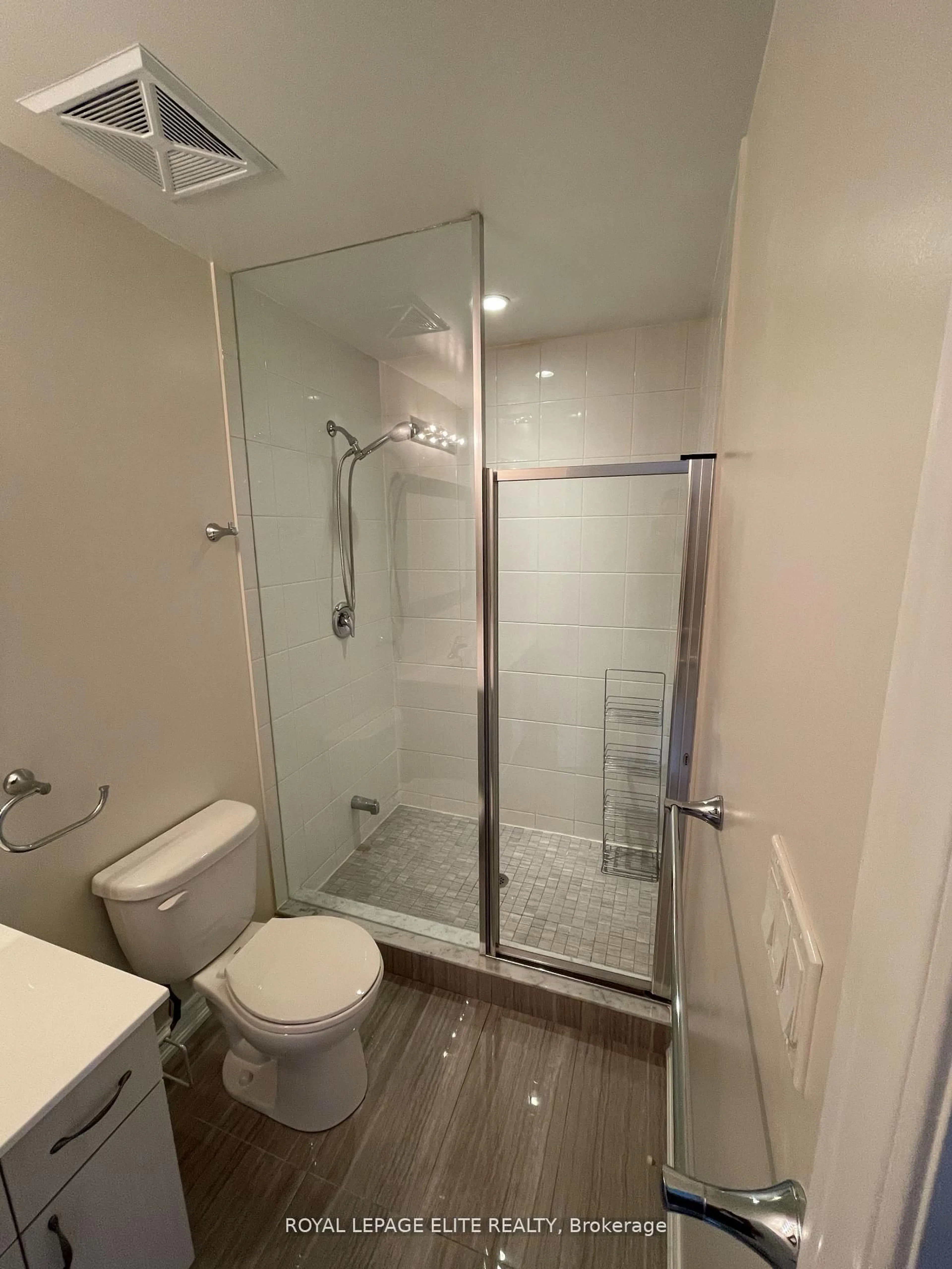 Standard bathroom, unknown for 198 Pine Grove Rd #06, Vaughan Ontario L4L 1X3