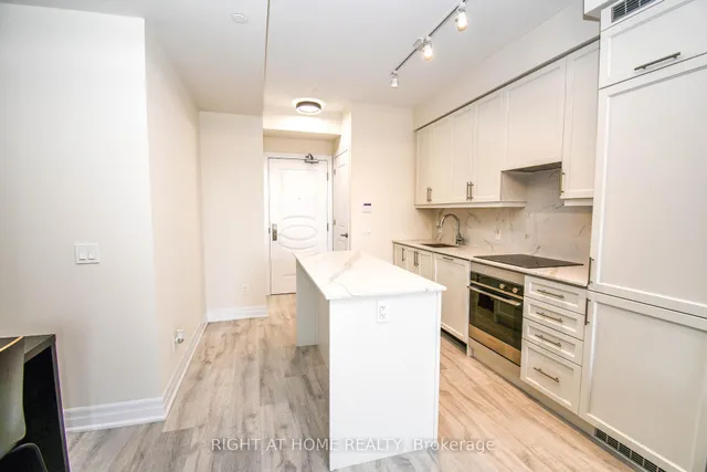 9085 Jane St #811, Vaughan 3