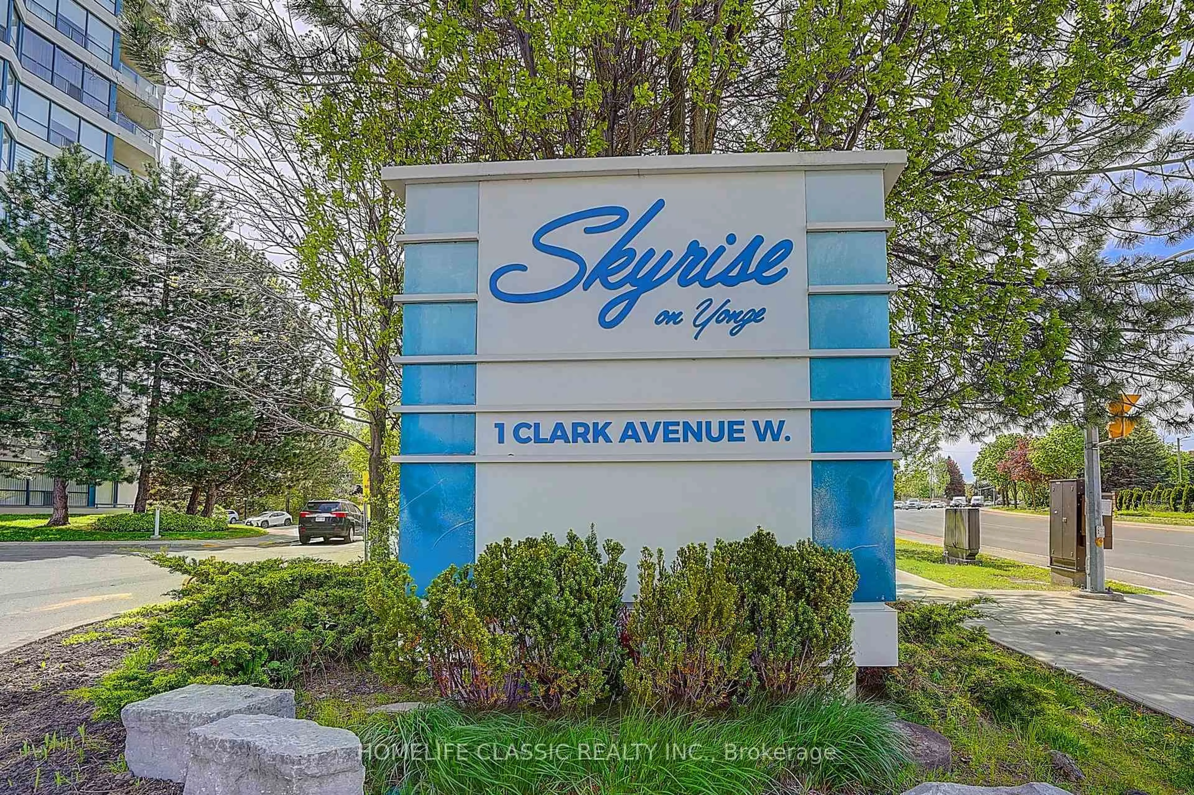Indoor foyer for 1 Clark Ave #7, Vaughan Ontario L4J 7Y6