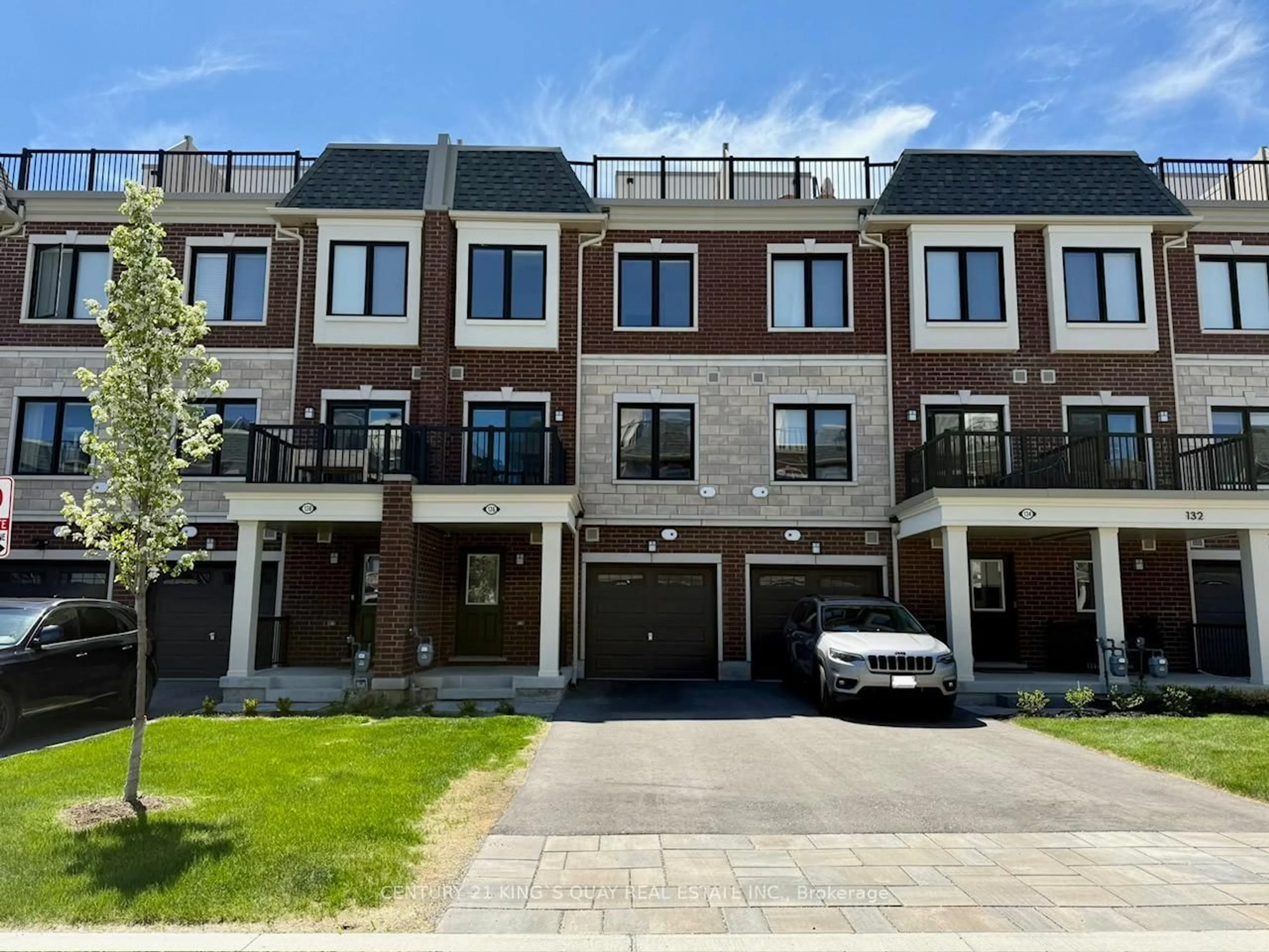 A pic from outside/outdoor area/front of a property/back of a property/a pic from drone, street for 136 Covington Cres, Whitchurch-Stouffville Ontario L4A 4W8
