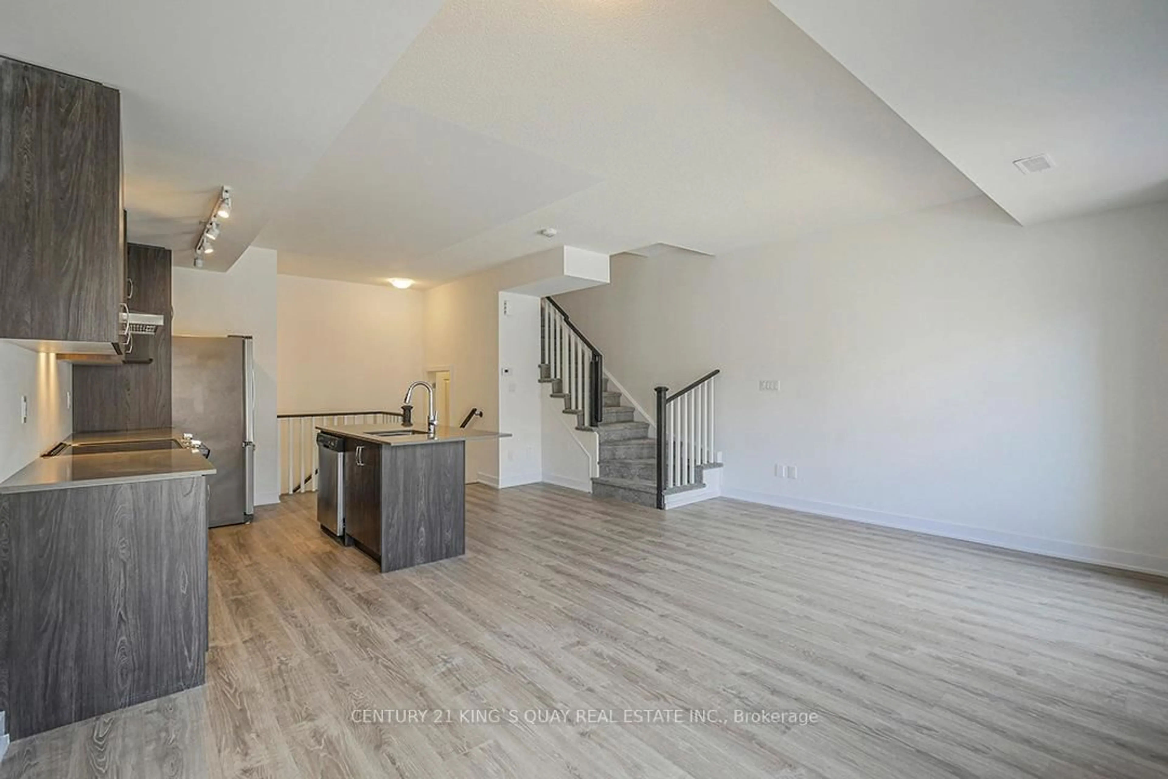 Unknown for 136 Covington Cres, Whitchurch-Stouffville Ontario L4A 4W8