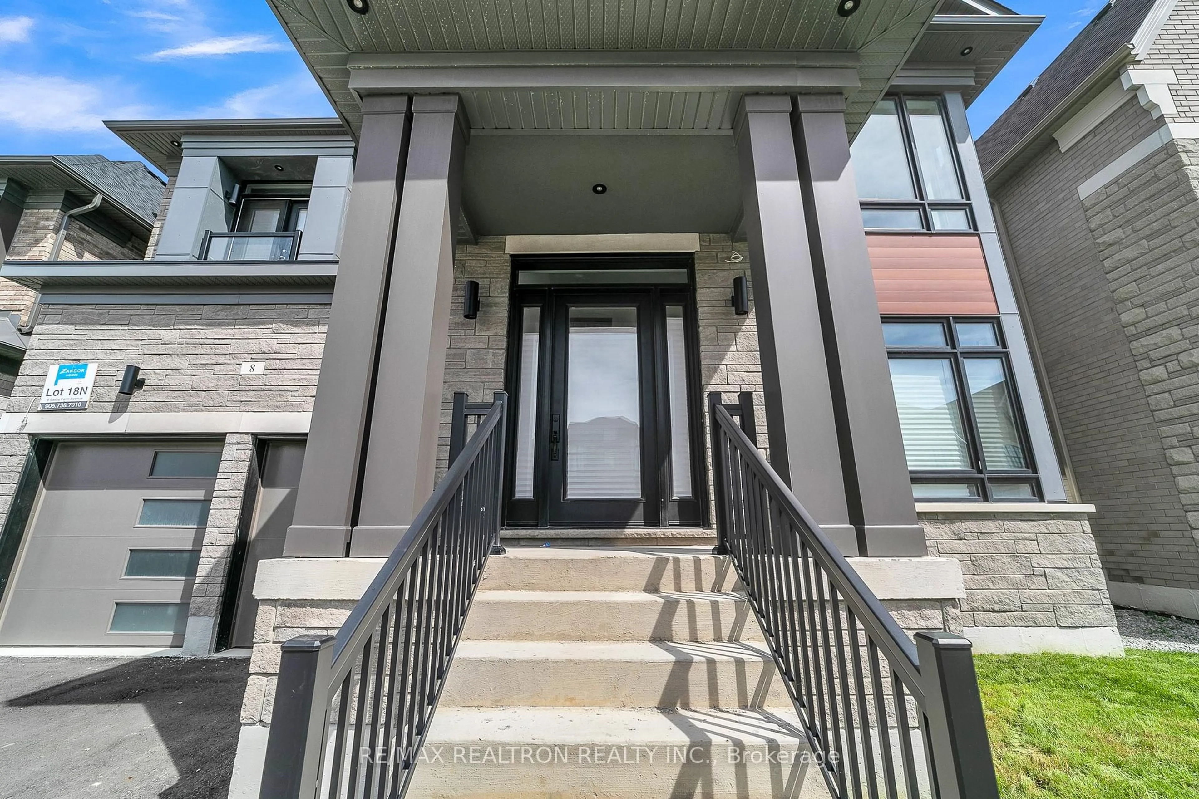 Unknown for 8 Saxby Farm Ave, King Ontario L7B 0T1