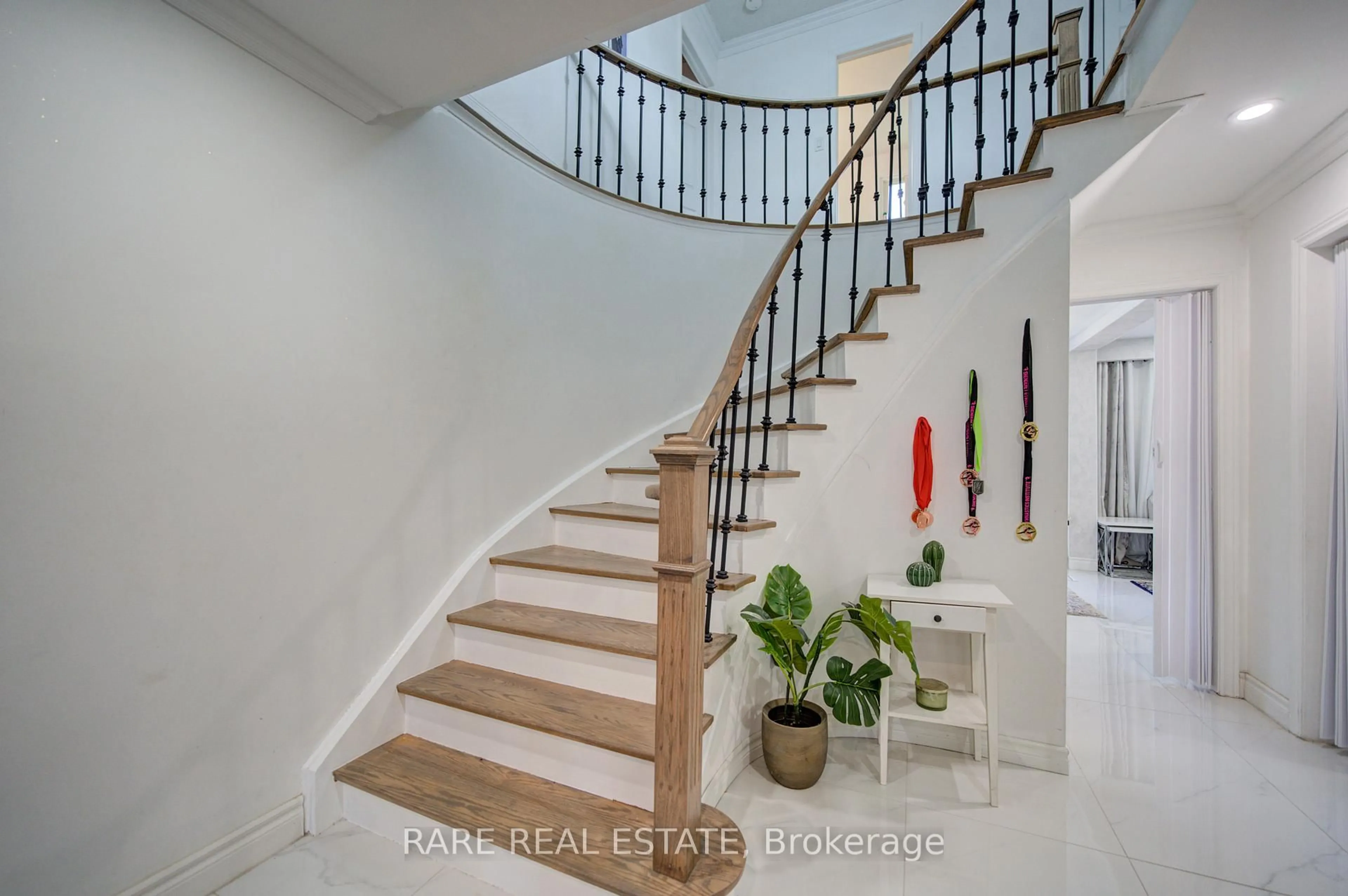 Stairs for 71 Willowbrook Rd, Markham Ontario L3T 5K7